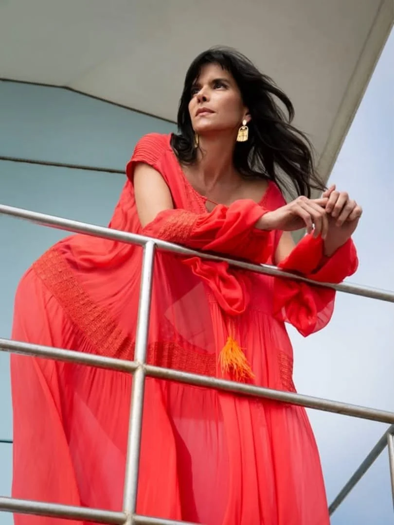 You are not alone 

#PatriciaVelasquez
#actriz #actress