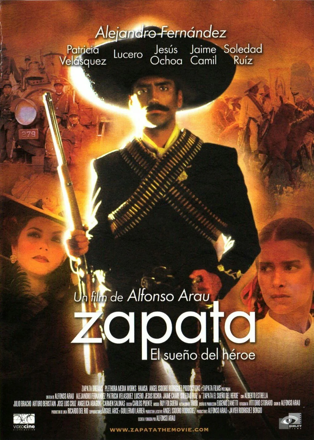 Movie poster for 'Zapata: el sueño del héroe,' featuring a man dressed as Emiliano Zapata with a sombrero, holding a rifle, with images of women and soldiers in the background.
