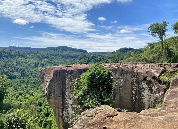 koulen-cliff.jpg