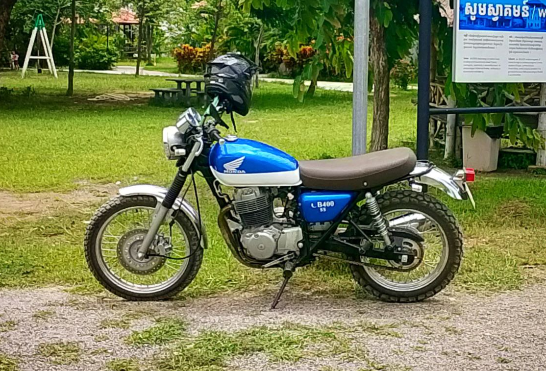 Honda CB400SS Stock
