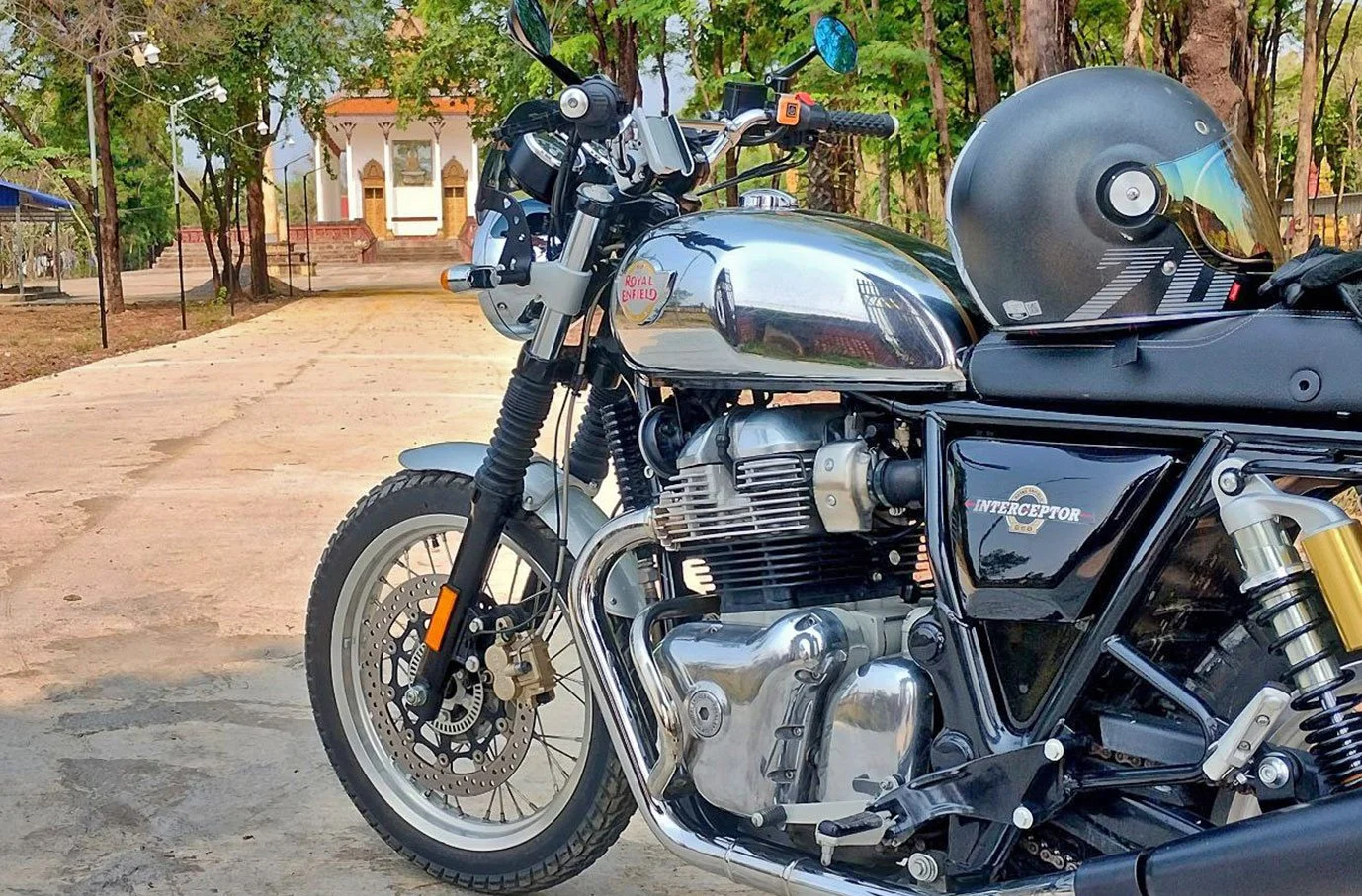 Royal Enfield Interceptor 650 Chrome