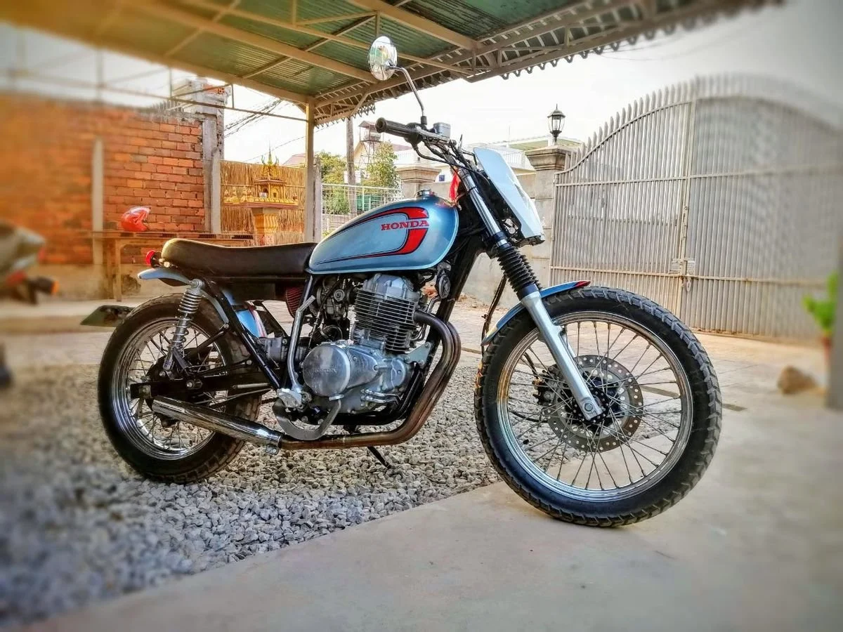 Honda CB400SS Modified (blue CB400SS)