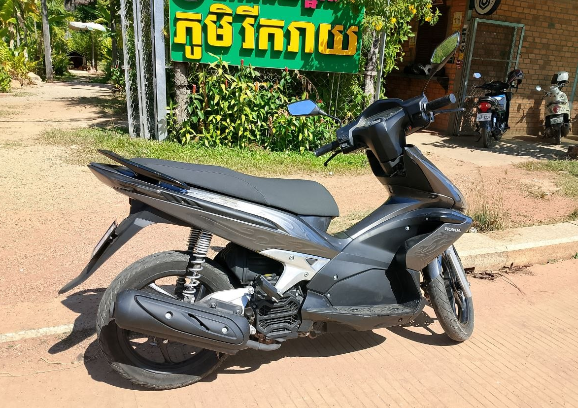 Honda Airblade 110 scooter in black and grey