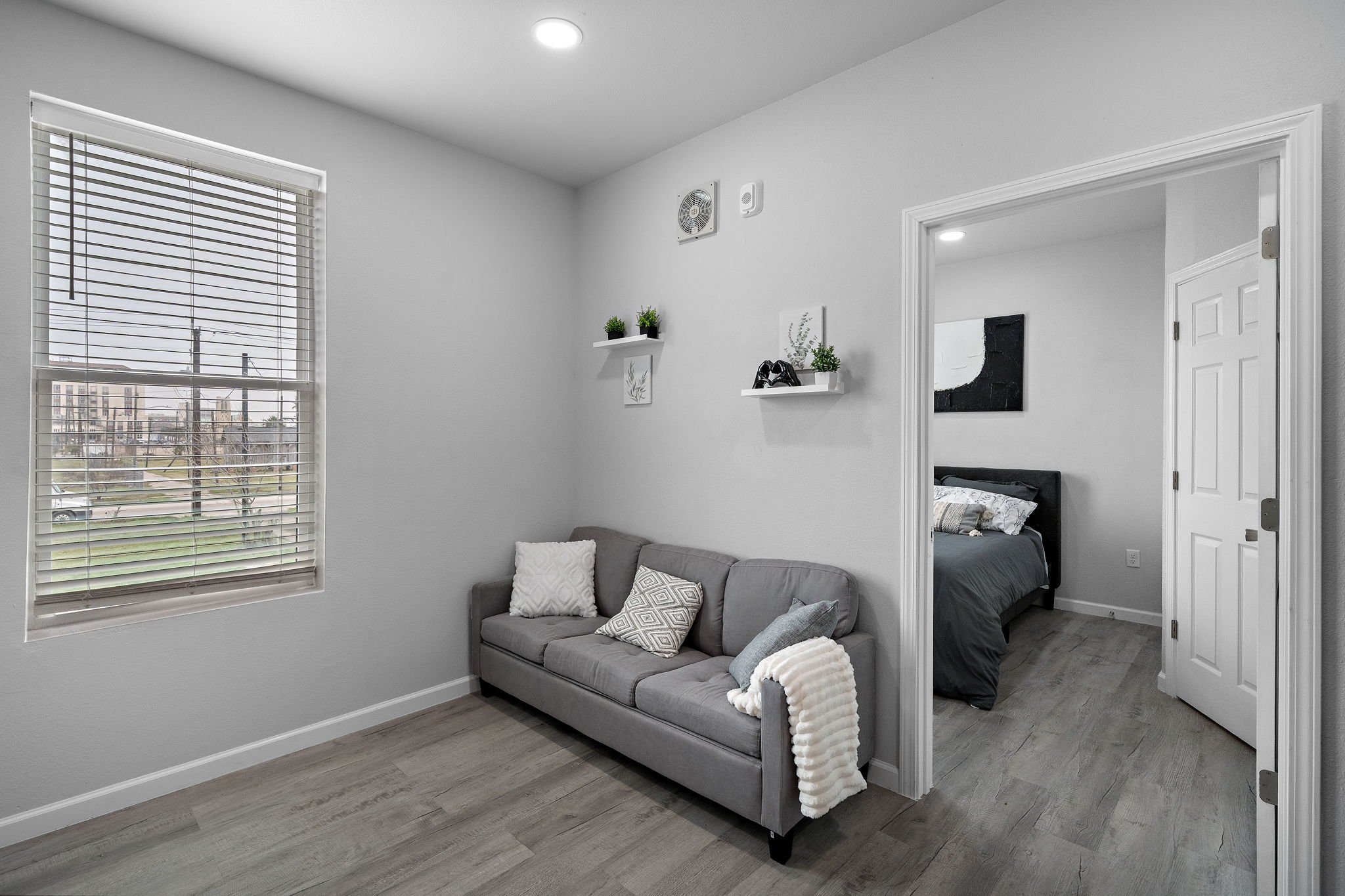 22-web-or-mls-2815 Church St HDR-142.jpg
