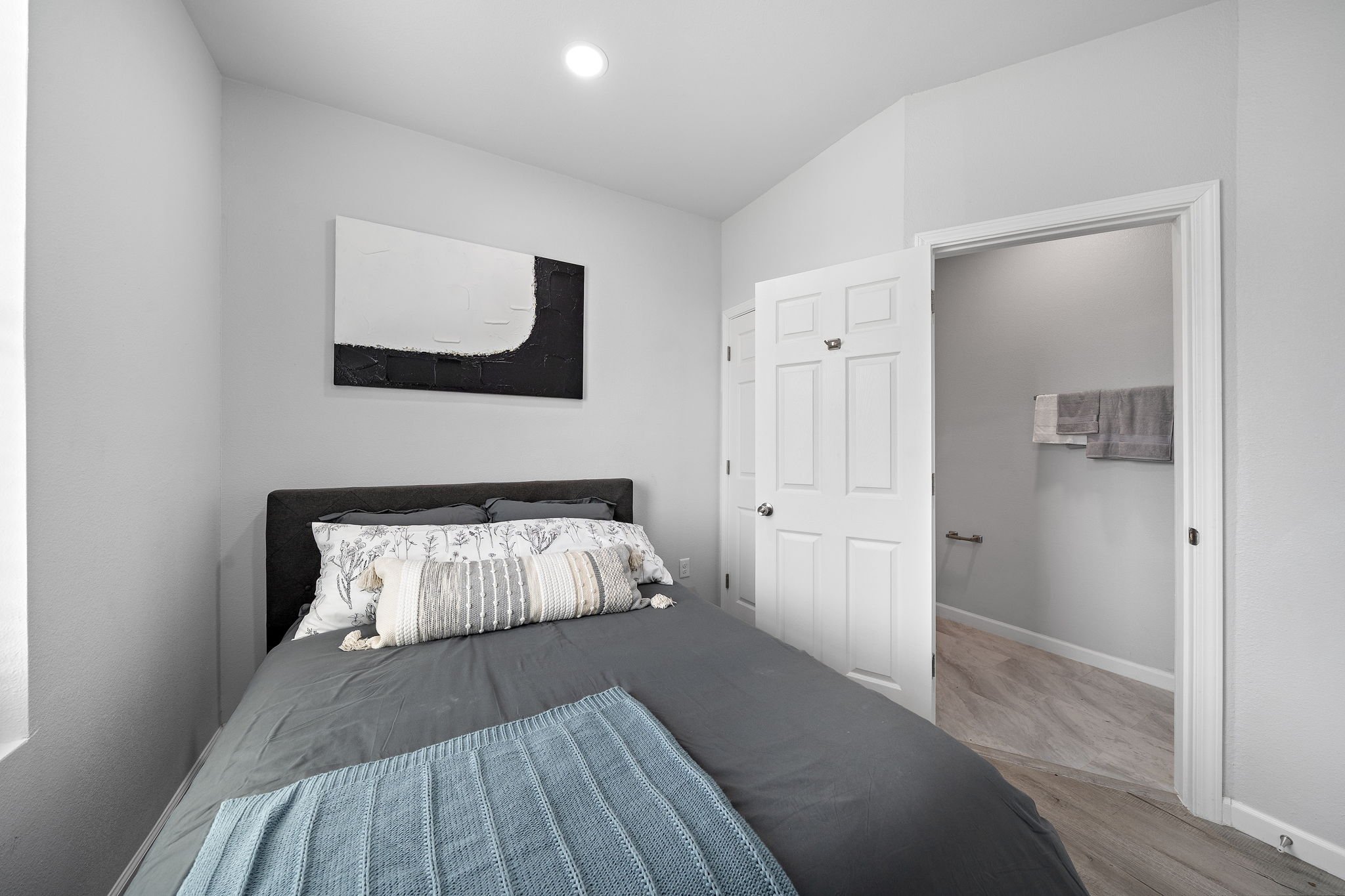 23-web-or-mls-2815 Church St HDR-154.jpg