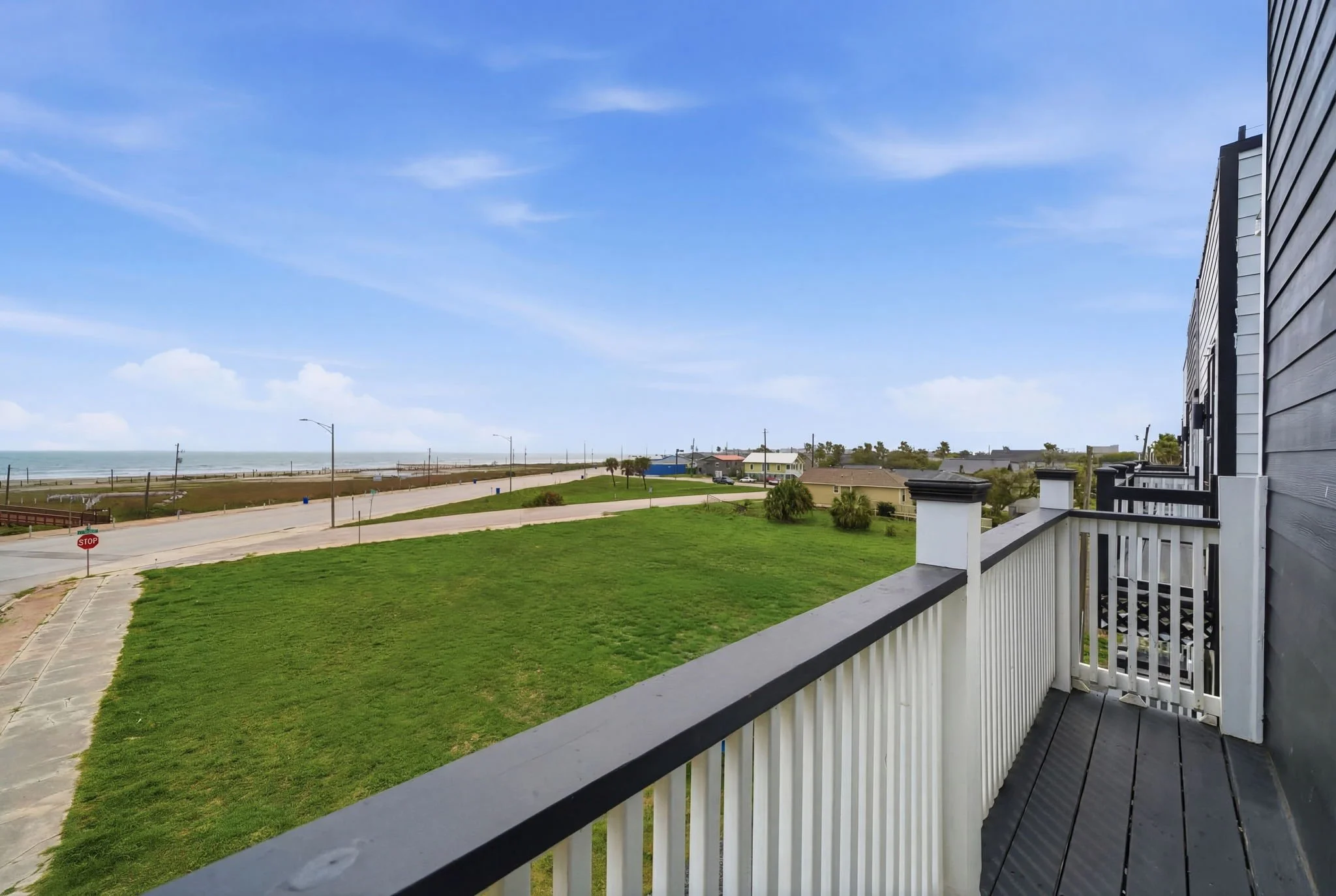 16-web-or-mls-016_801 Avenue K HDR-86 (1).jpg