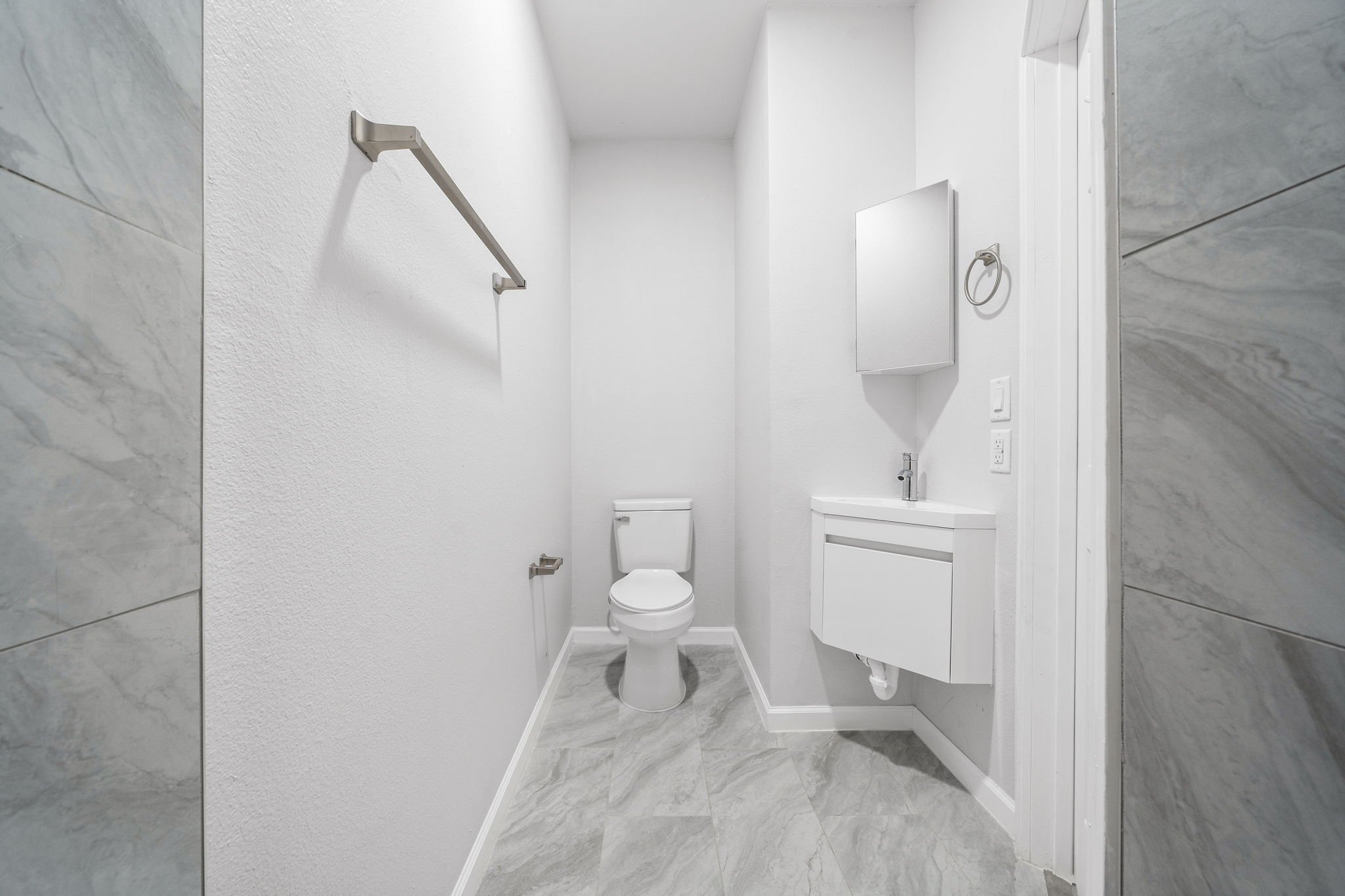 10-web-or-mls-John Tohme - 2813 Church St C and D HDR-201.jpg