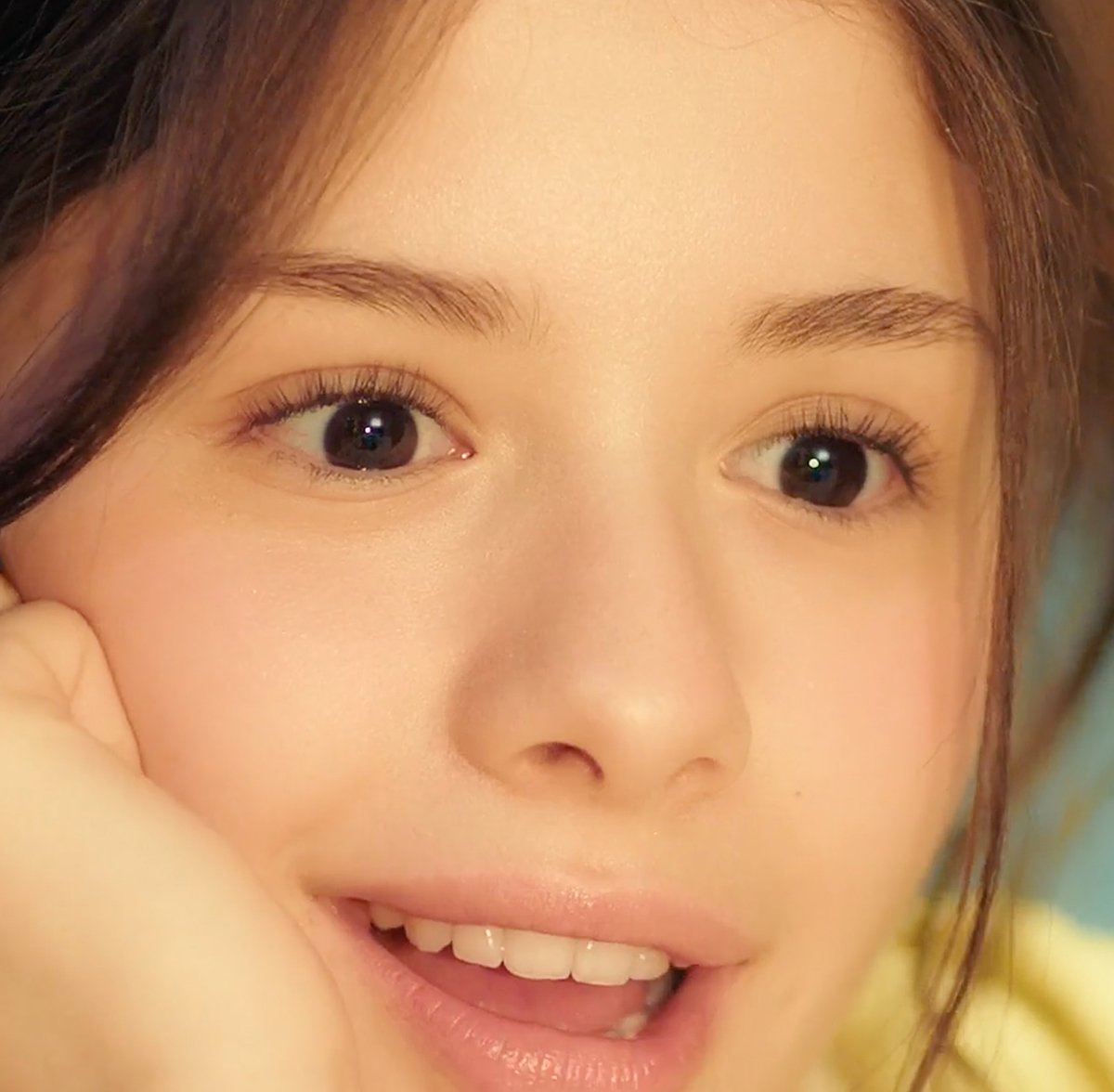 Smiling girl - El americano que me derrite FUD - FNMNS