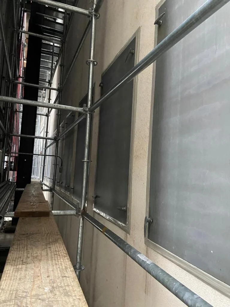 New sealant at the NYC philips auction arts center in NYC at 432 park avenue