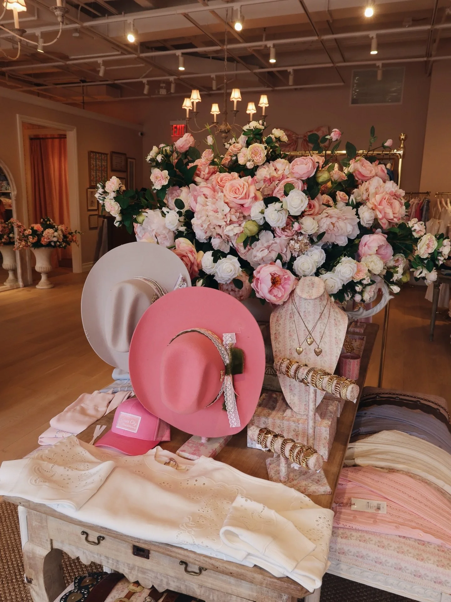 Popped-up at @loveshackfancykansascity allllllll weekend long 🎀💕💖 Stop by &amp; craft your custom hat w/ exclusive LSF ribbon! ☁️✨💫

#kansascity #kcmo #loveshackfancy #loveshack