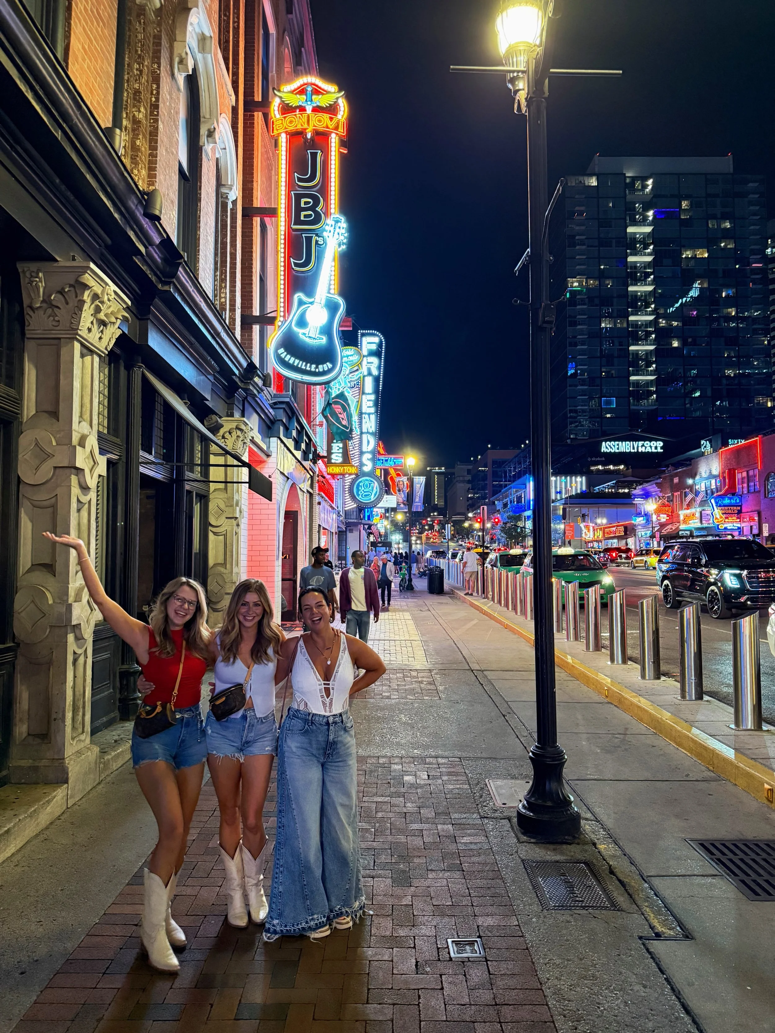 Nashville recap in 10 ✋🤠🤚

#nashville #hatbar #smallbusiness #customhat #besties