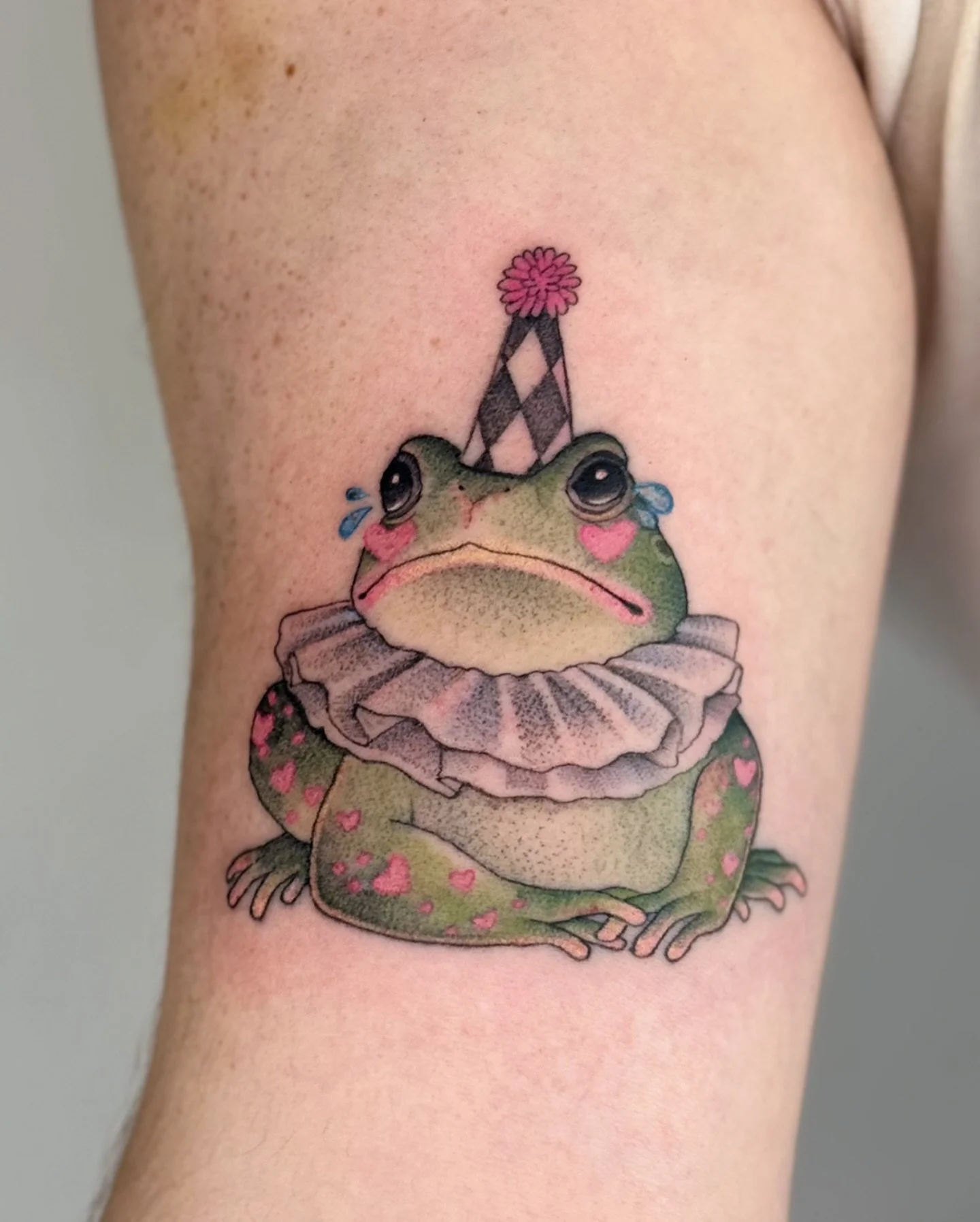 ✧ Tears of a Clown ✧
.
The silliest little guy! 
The clown toad!  So excited to have finally been able to tattoo one these little guys from my valentoad design sheet! 
Thank you Ed for coming in to get this little clown! 
🥹 the second I heard he  ha