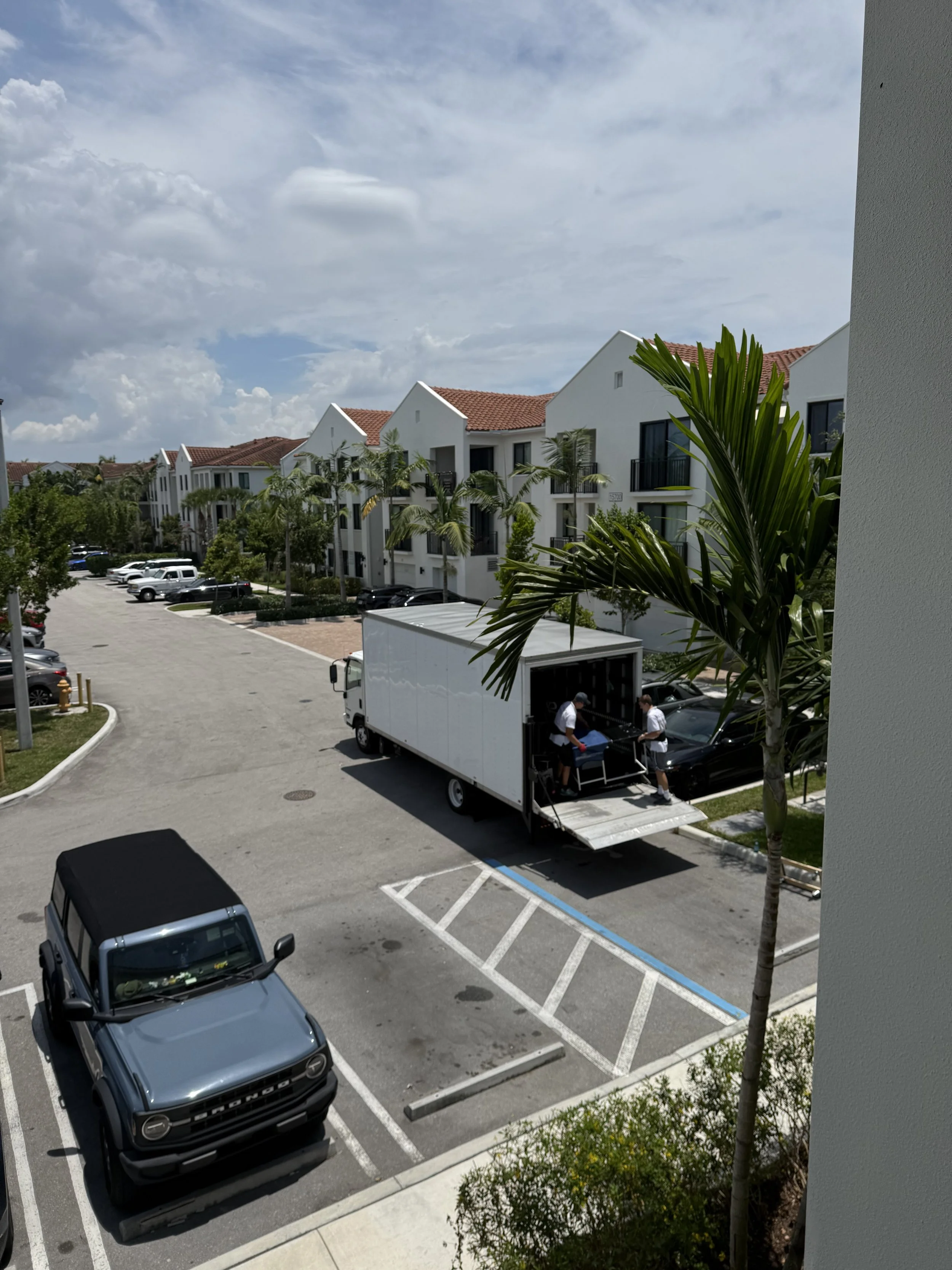 moving apartment in miami, florida