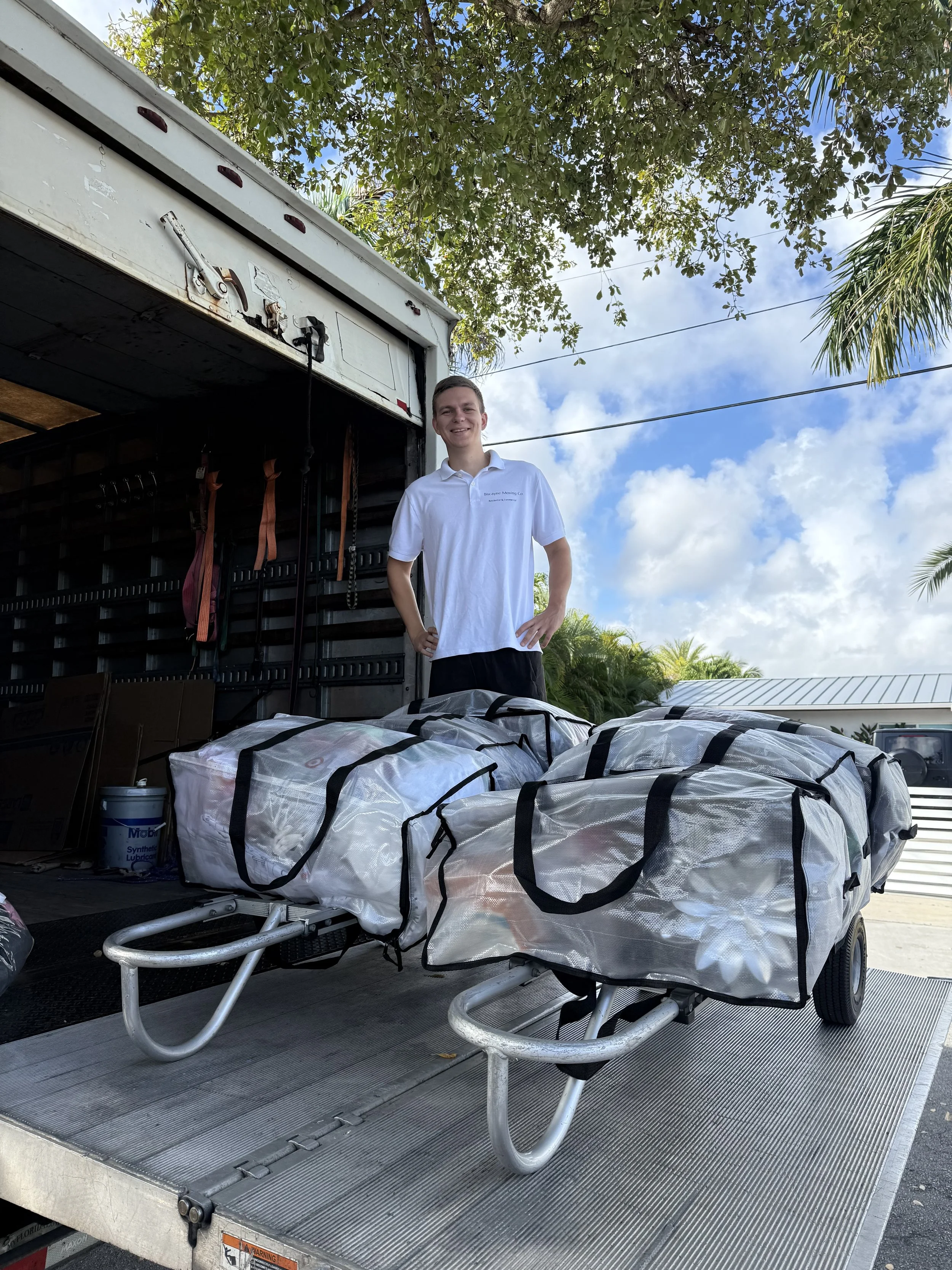 Biscayne Moving Co. Hallandale movers smiling durling local move