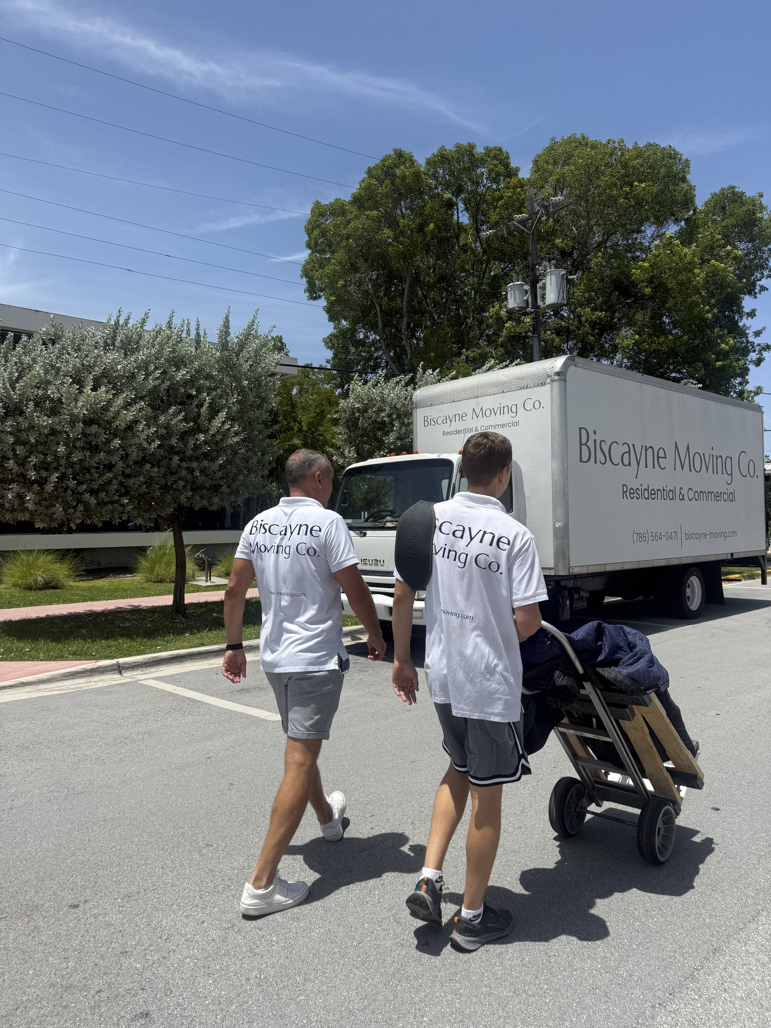biscayne moving co. movers during a local residential move