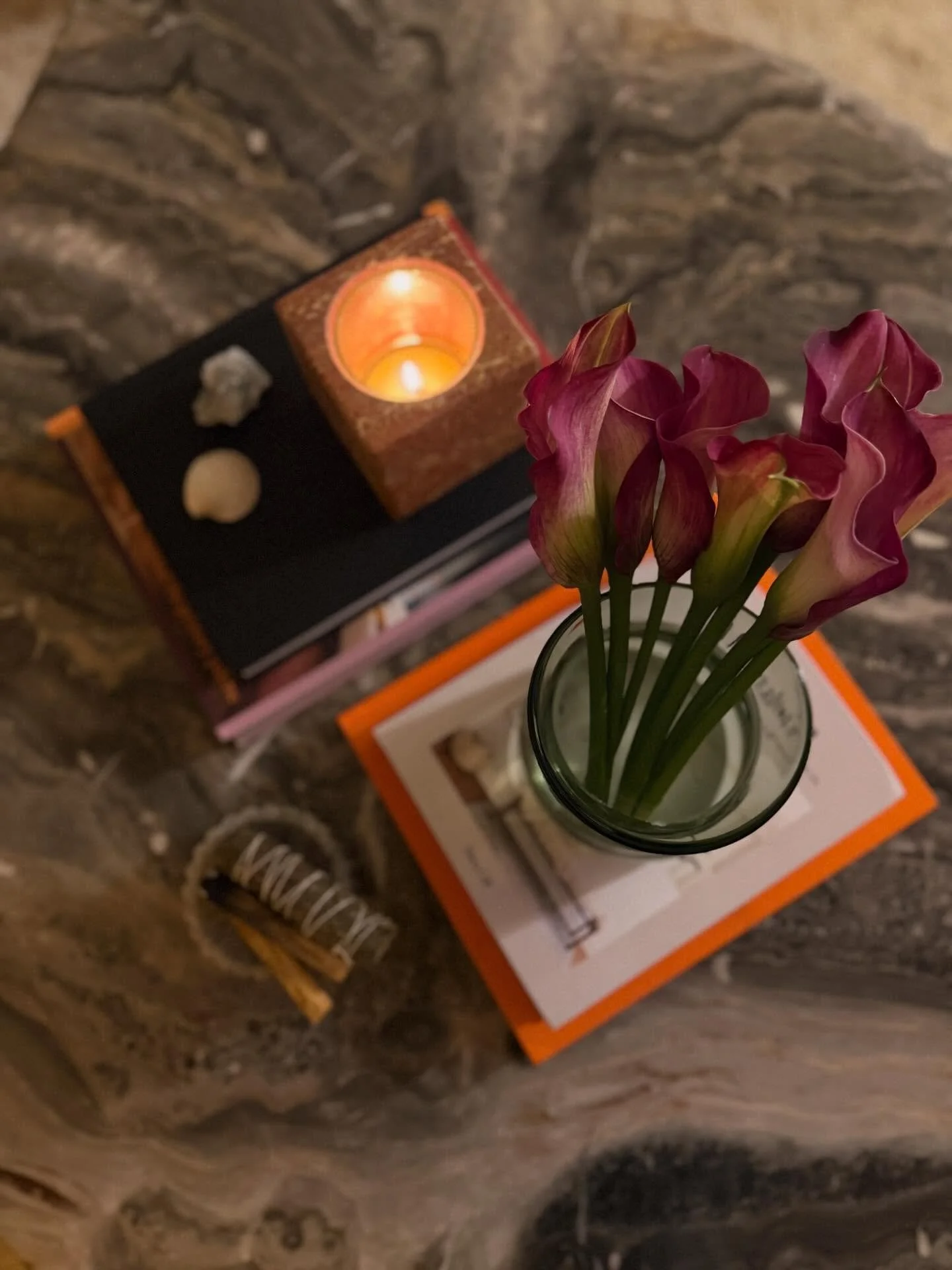 How my coffee table is styled right now. Feeling the urge to keep things simple &amp; paired down lately. 

#interiordesign #interiordecor #residentialdesign #homedecor #homedecorating