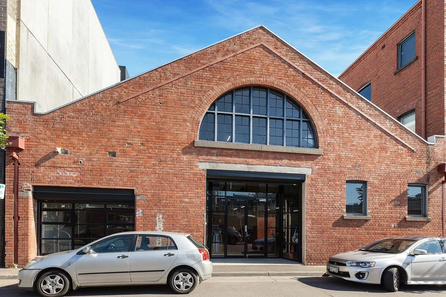 FOR LEASE 

Suite 8/6-8 Bromham Place, Richmond

A rare opportunity to lease a distinctive, character-field warehouse in a prime city-fringe location. Combining heritage charm with modern functionality, this versatile space is ideal for a wide range 