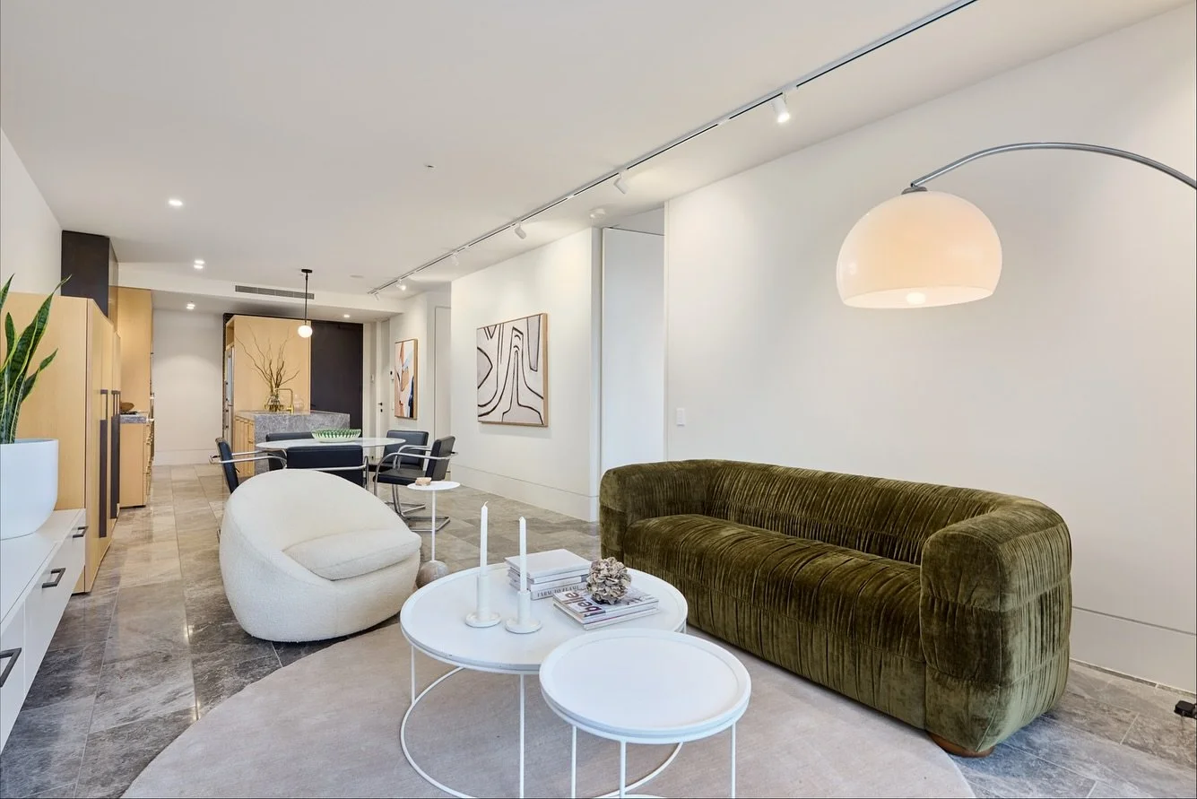 FOR SALE | $1,800,000 - $1,900,000

Sleek Luxury &amp; Sophisticated Design in Elwood House.

2 bed, 2 bath, 2 car. 

Located within the acclaimed Elwood House by award winning developer Piccolo, and designed by globally renowned architects Woods Ban