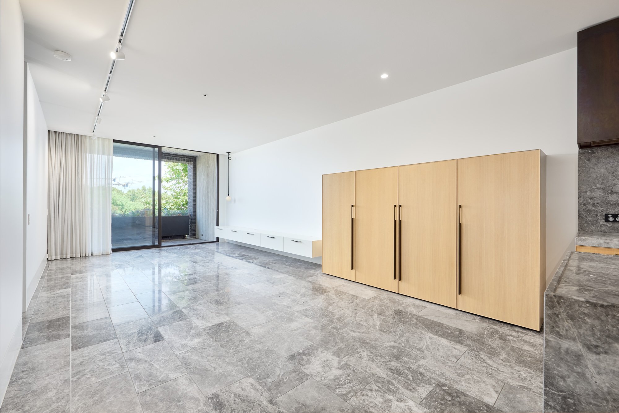 205/2 Pine Avenue, Elwood