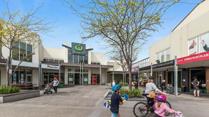 Experience the difference of a boutique commercial real estate agency 🏢

At Rosin Smyth and Partners, we focus on what matters most to commercial property owners &mdash; protecting and growing the value of their assets.

Through careful tenant selec