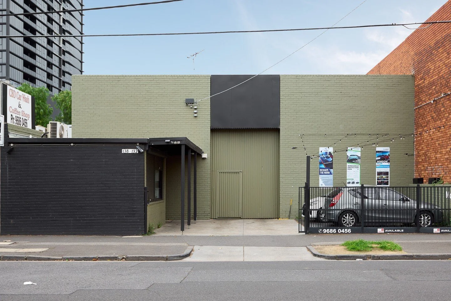 For Lease &mdash; 132-138 Gladstone Street, South Melbourne

Clear span warehouse and office space on 383sqm (approx) of land in one of Melbourne's most tightly held city fringe pockets.

Rear access, mezzanine storage, wash bay with triple intercept