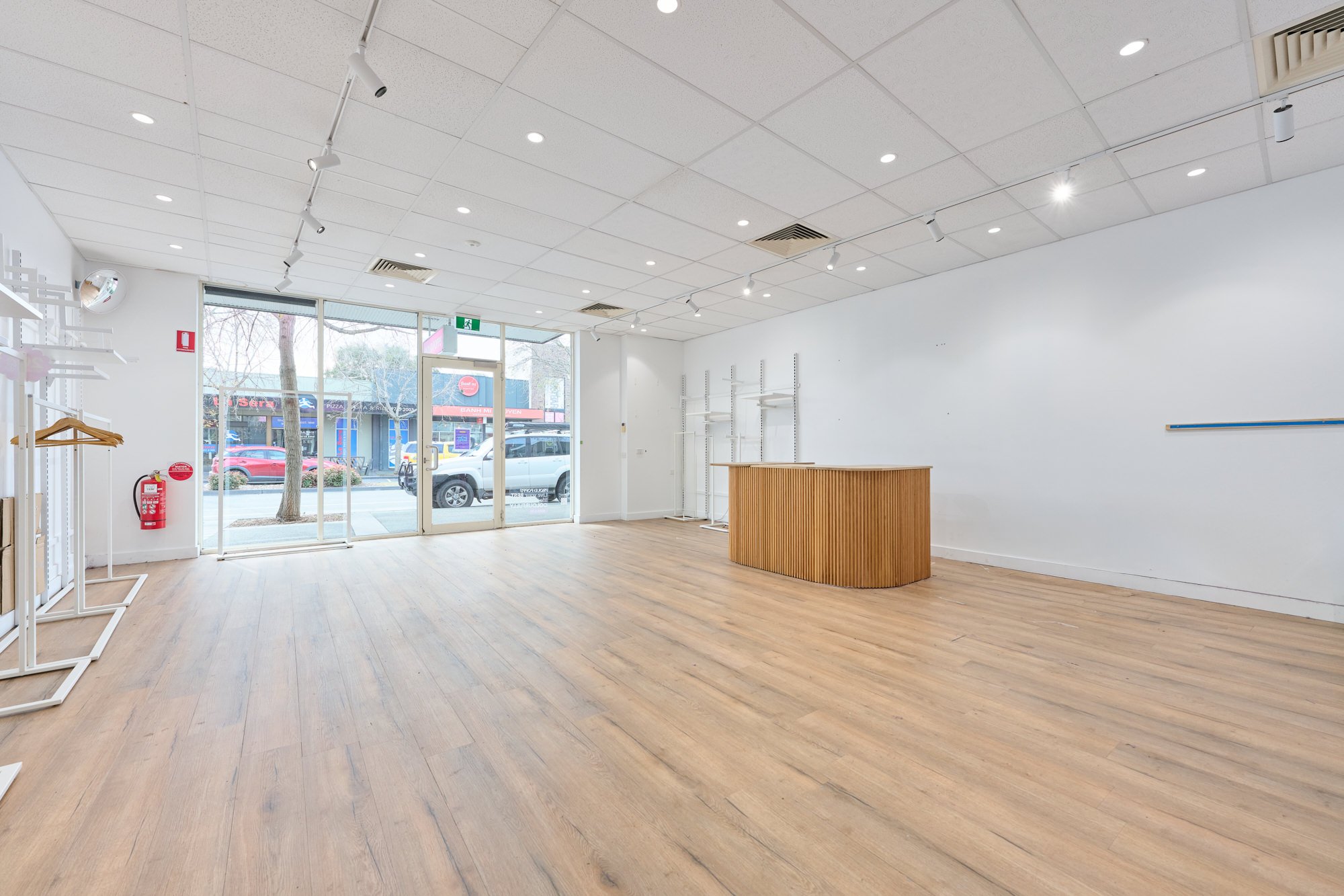 Shop 3 Laurimar Shopping Centre, 95 Hazel Glen Drive, Doreen-WEB-_DSC5870.jpg