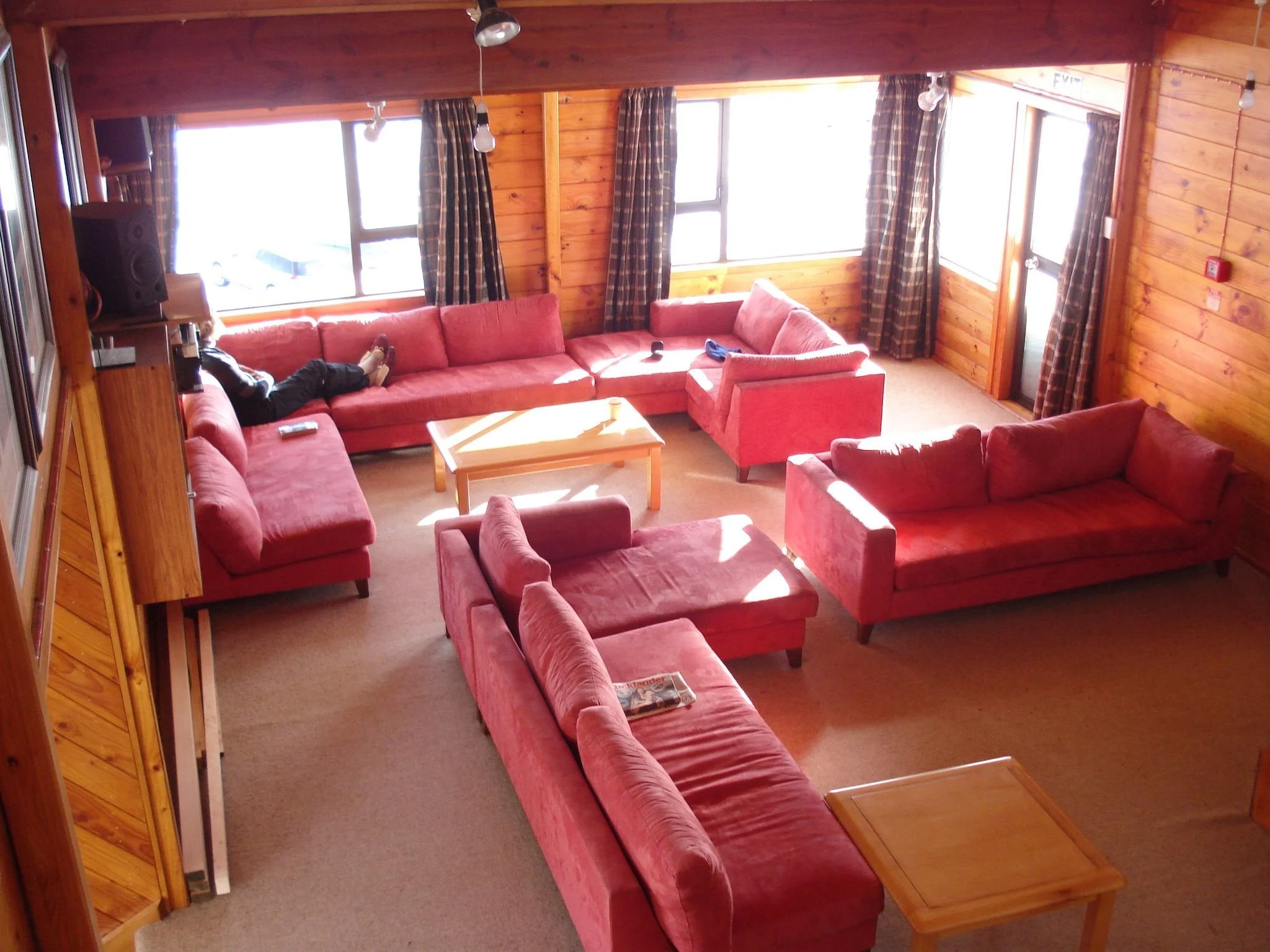 Arlberg_Main+Lounge.jpg