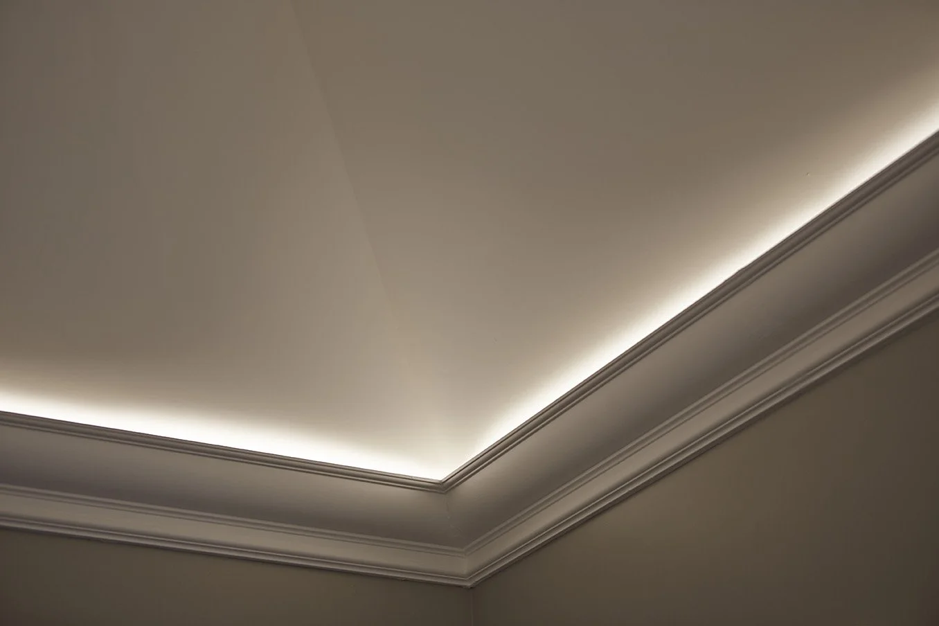 Crown molding with light affect 