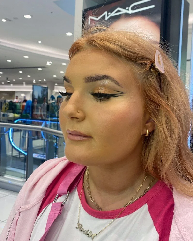 some graphic liner today for the lovely Rosie 💓
using all @maccosmeticsanz products 
#melbournemua #makeup #makeupartist #makeuplooks #formalmakeup #formal #muasupportpage #melbournefreelanceartist #freelancemua #makeupartistworldwide #makeupaddic