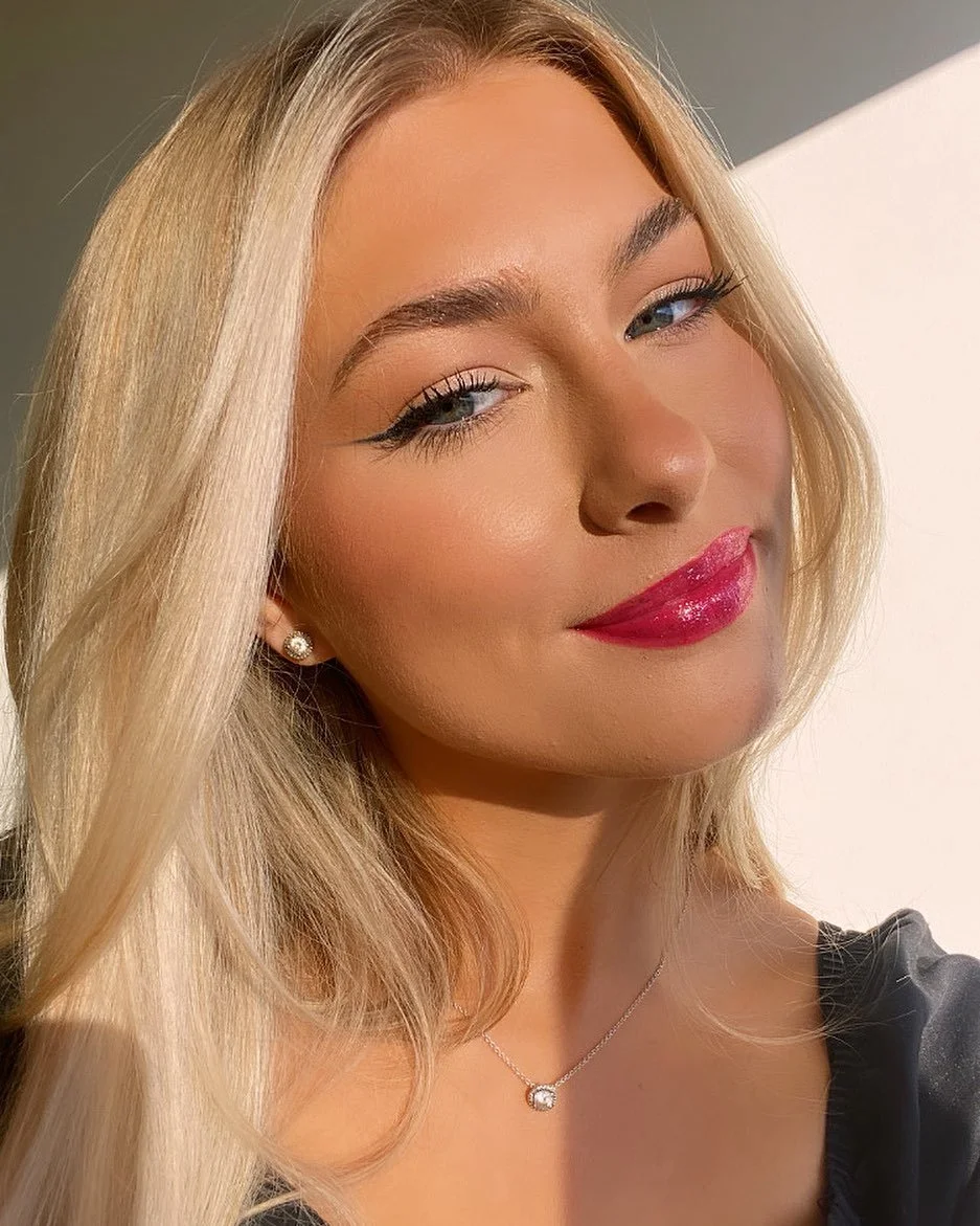 today for @maccosmeticsanz 
using relentlessly red and pink big lipstick topped with pink glitter 💖
#leahjmakeupartistry #maccosmetics #macmakeup #macau #melbournemua #makeup #makeupartist #makeuplooks #formalmakeup #formal #muasupportpage #melbour