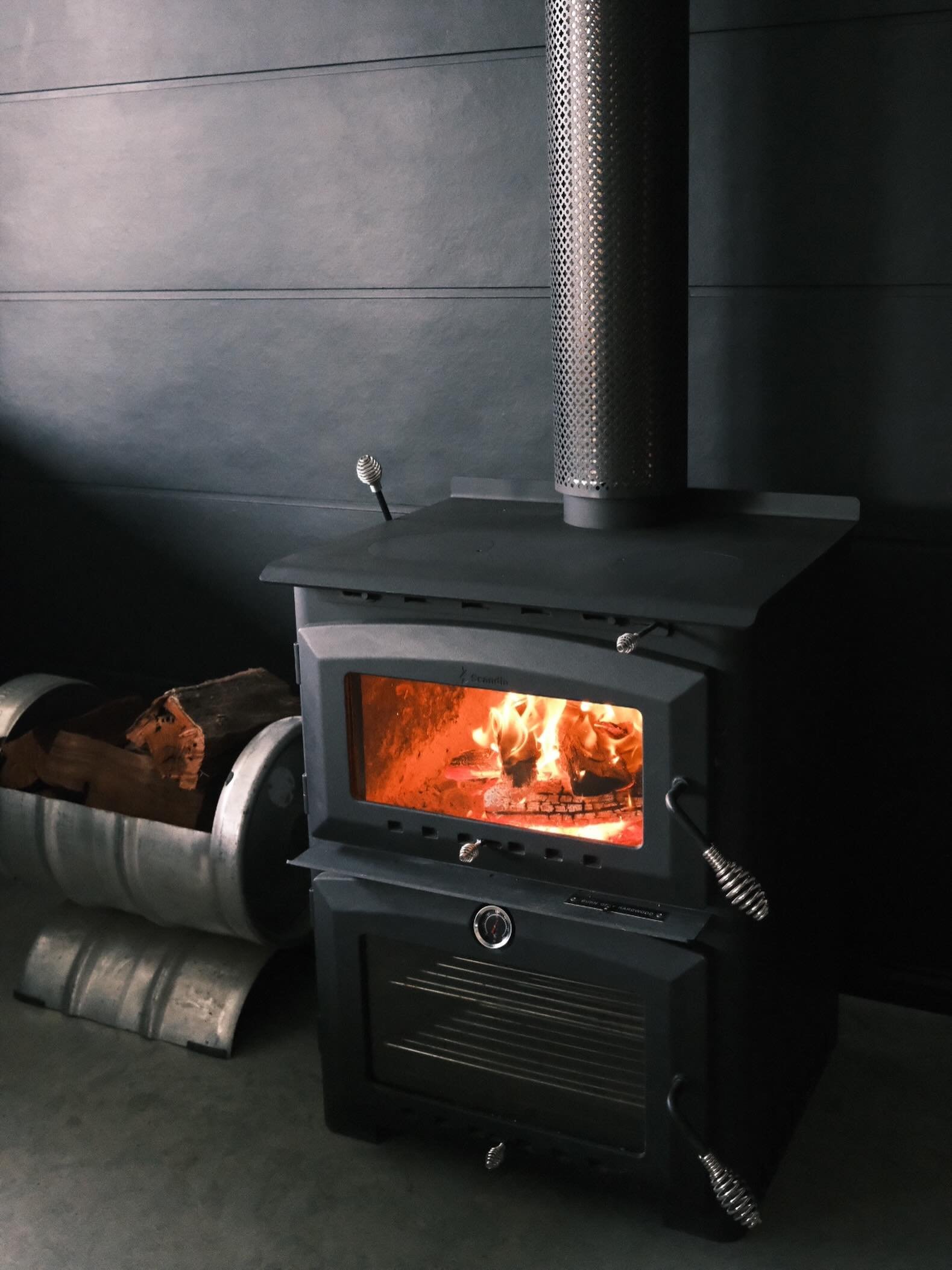 Cozy days in the cellar door🔥