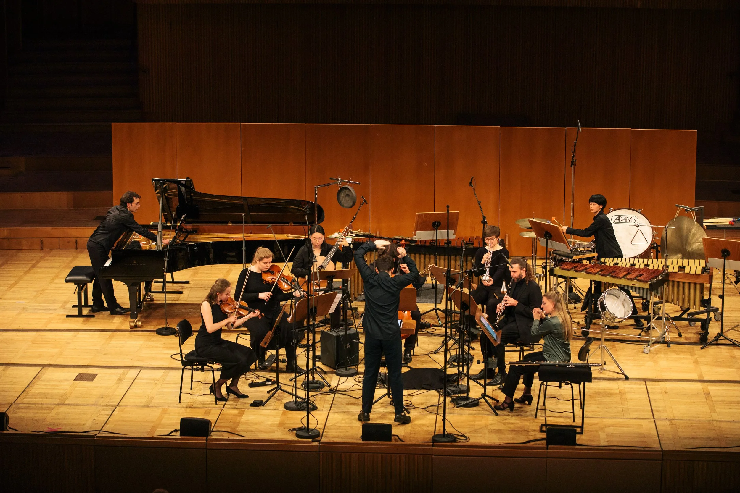 Yorgos Ziavras Conducts ÉRMA Ensemble in Debut at Kölner Philharmonie