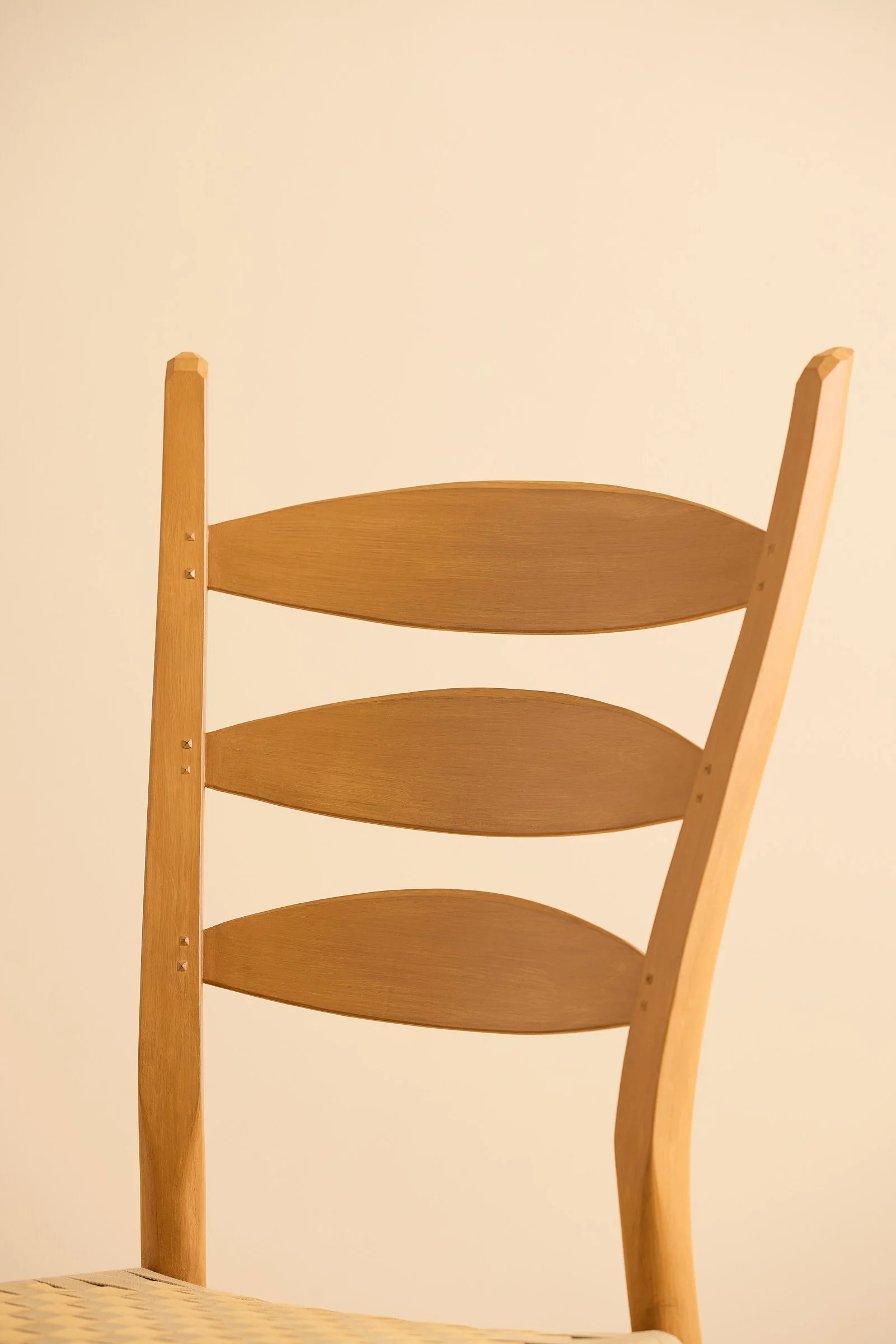 boggs-three-slat-dining-room-ladder-back-chair-detail-04.jpg
