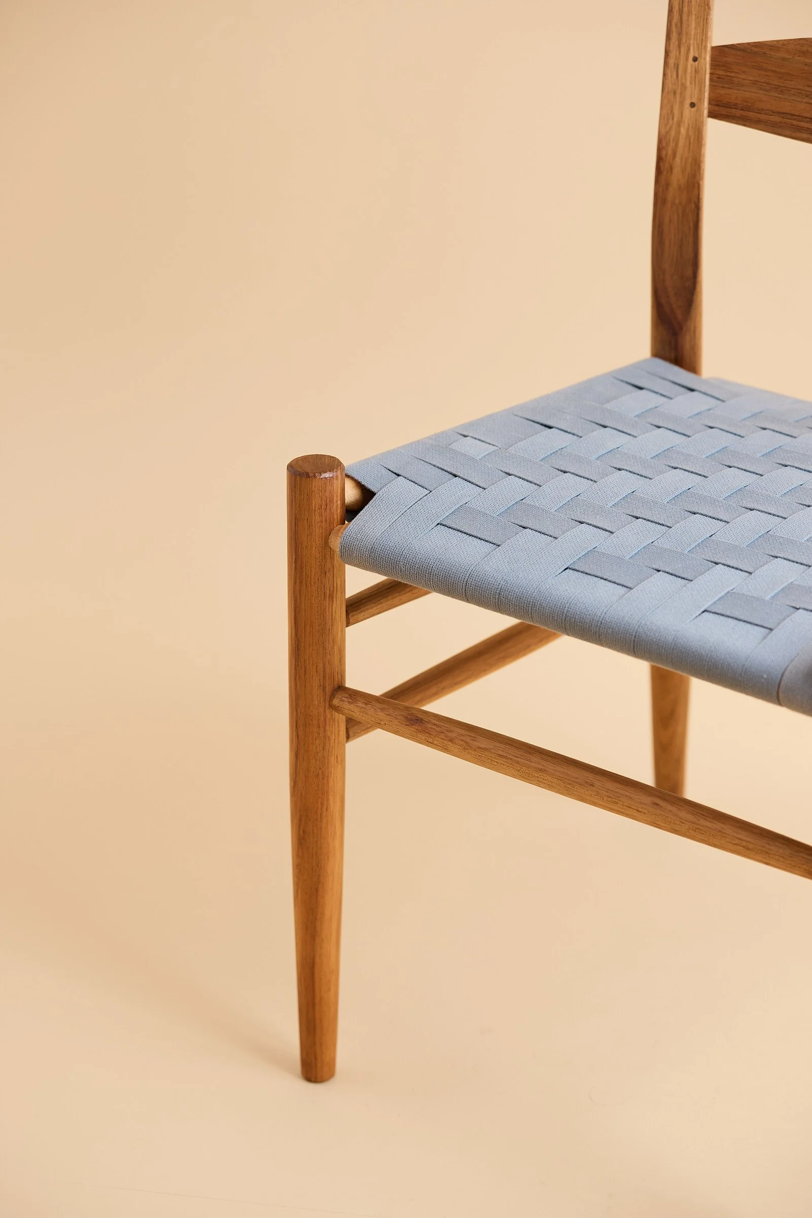 two-slat-ladder-back-dining-chair-detail-03.jpg