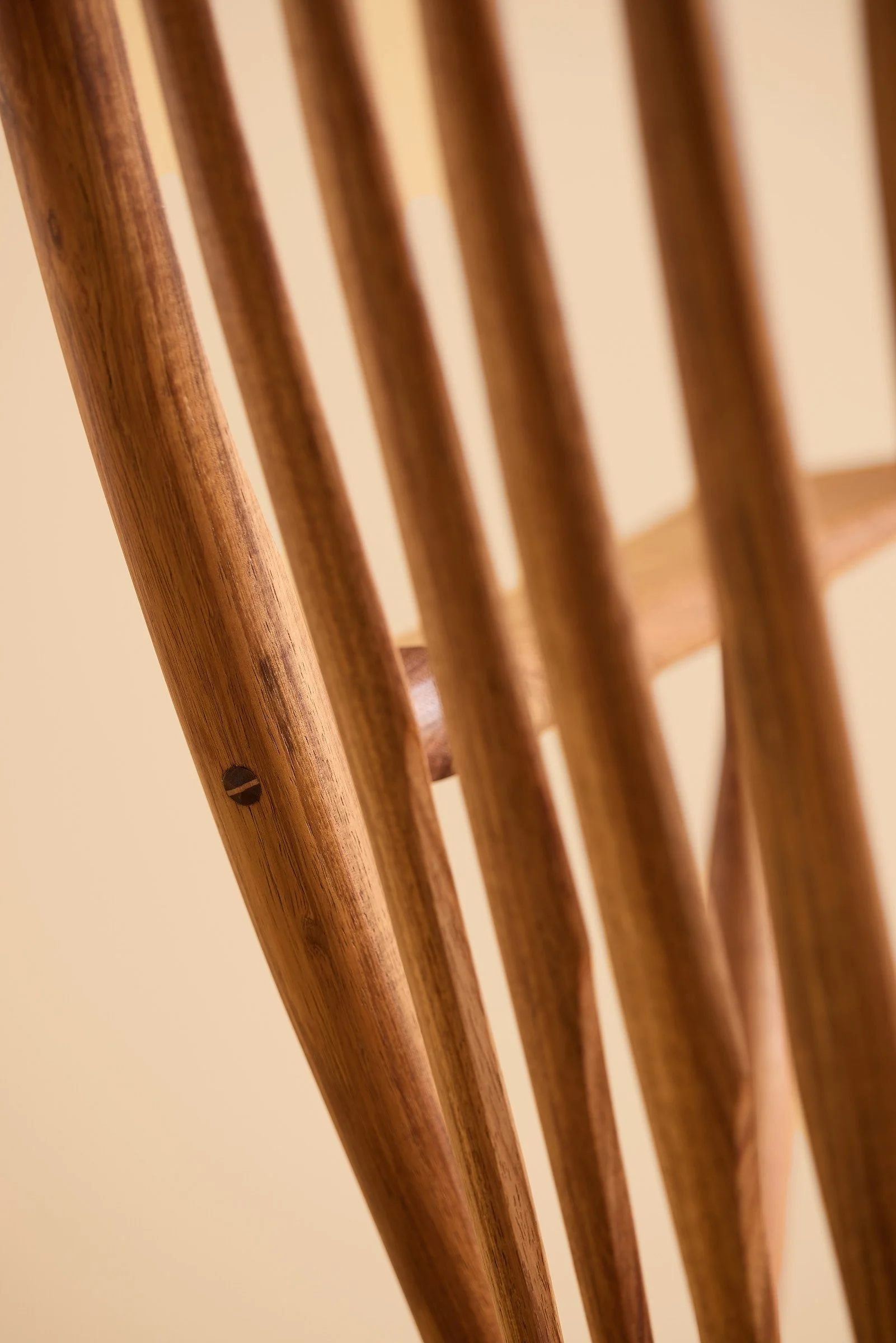 hand-made-large-galbert-windsor-rocking-chair-detail-06.jpg
