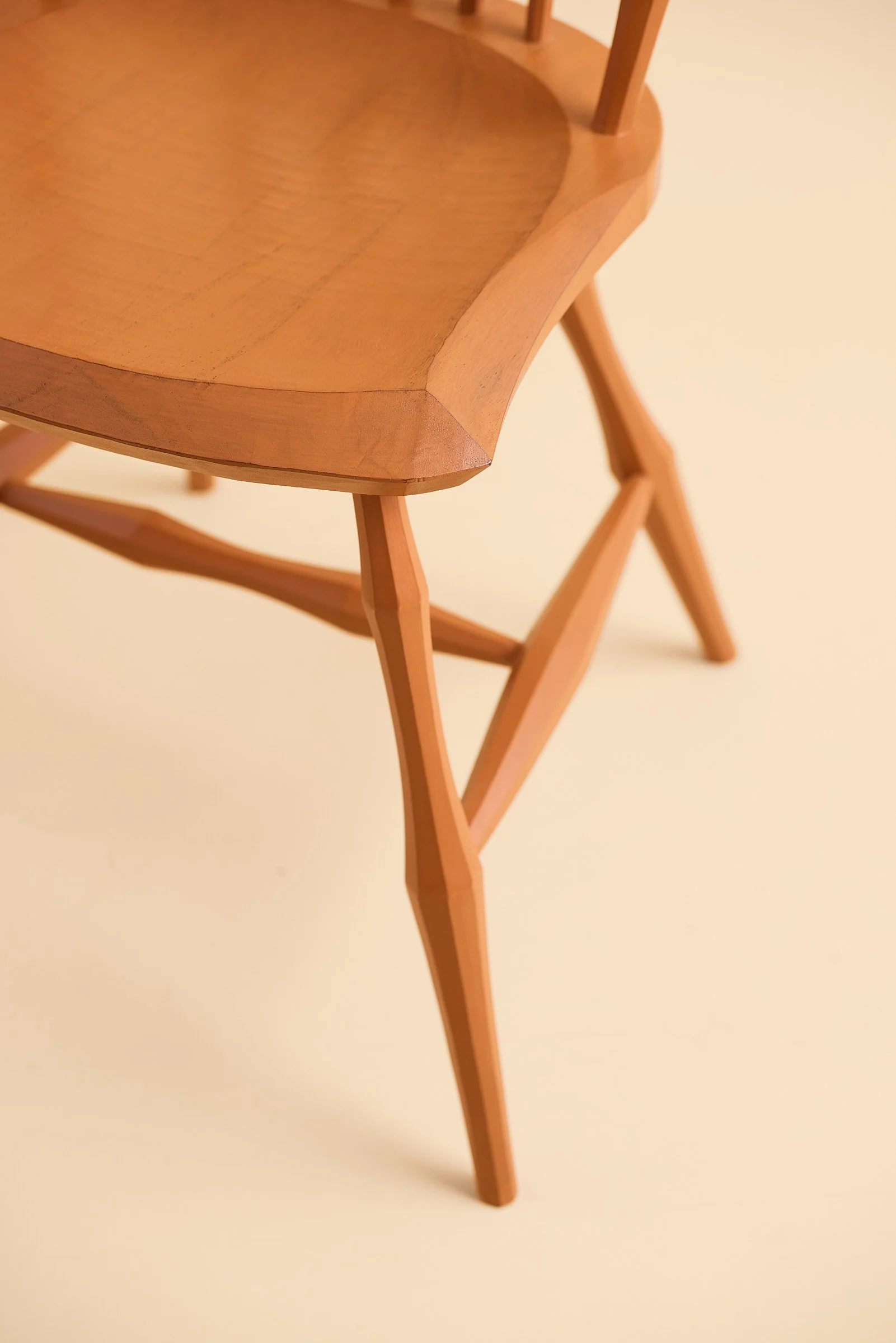 democratic-dining-windsor-chair-detail-01.jpg