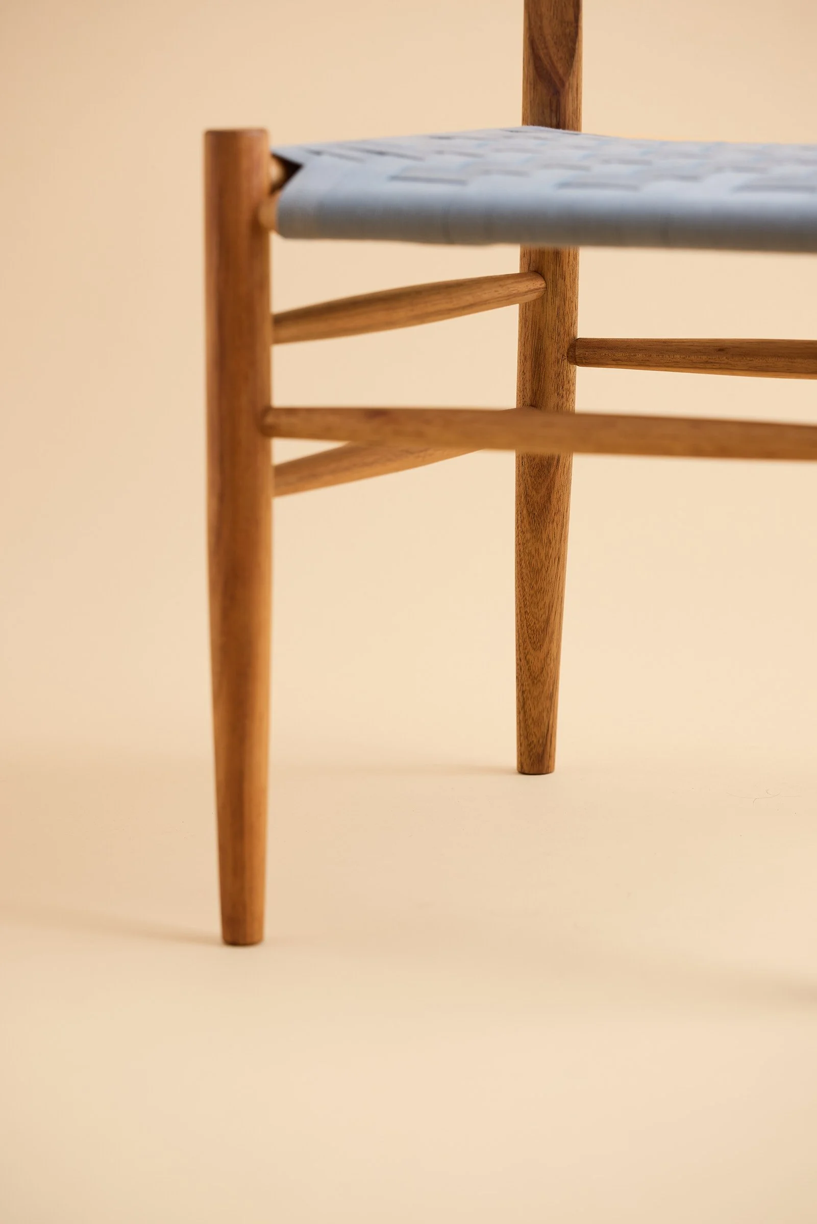 two-slat-ladder-back-dining-chair-detail-05.jpg