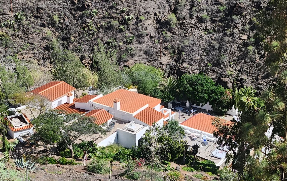 Yoga &amp; Tanta Sun, Spain