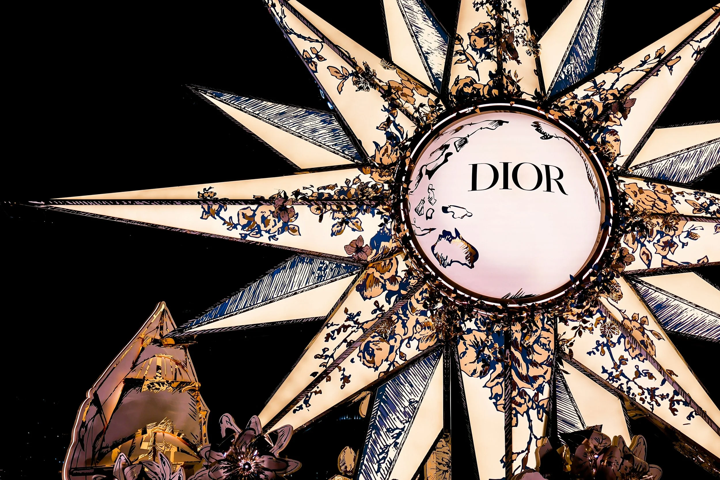 Jonathan Anderson’s Dior Fall–Winter 2026–2027 Couture Collection Reveals How the House Rebuilds Authority Before Revenue