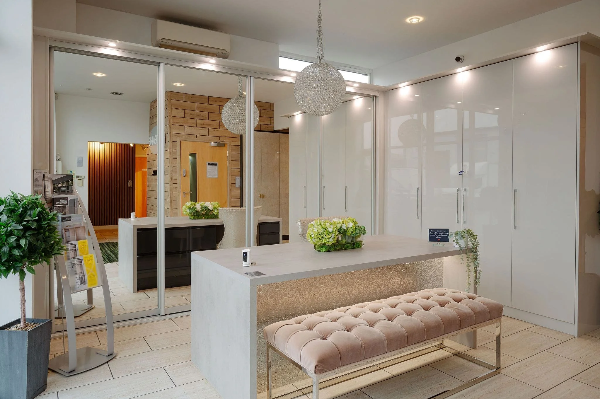 Showroom 6.jpg
