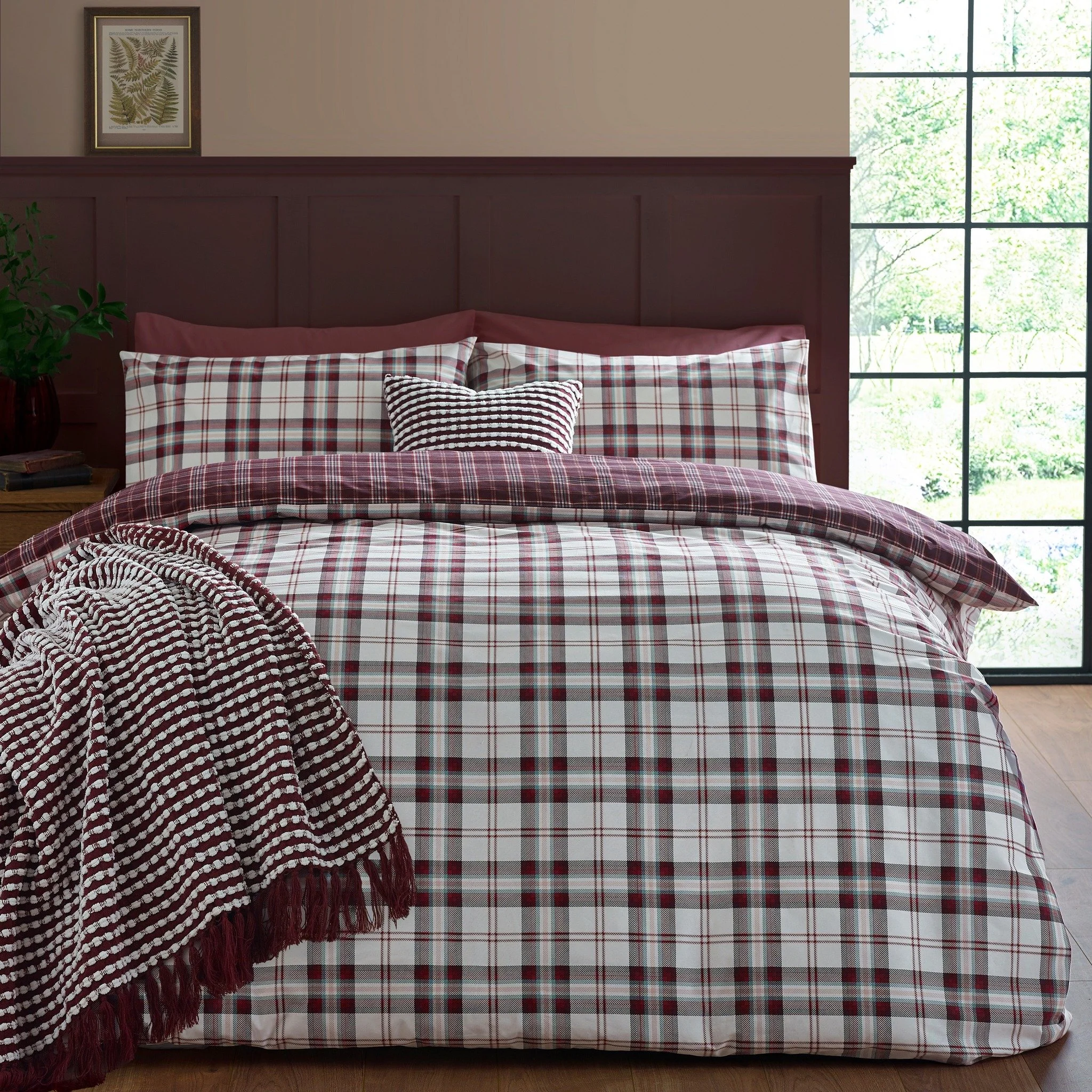🍂 Rustic charm, timeless style 🏡
Kelso Check brings a cosy country feel to your bedroom with its bold tartan design and smaller-scale reverse for a versatile look. Crafted from a soft cotton and recycled polyester blend, it’s easy care and m