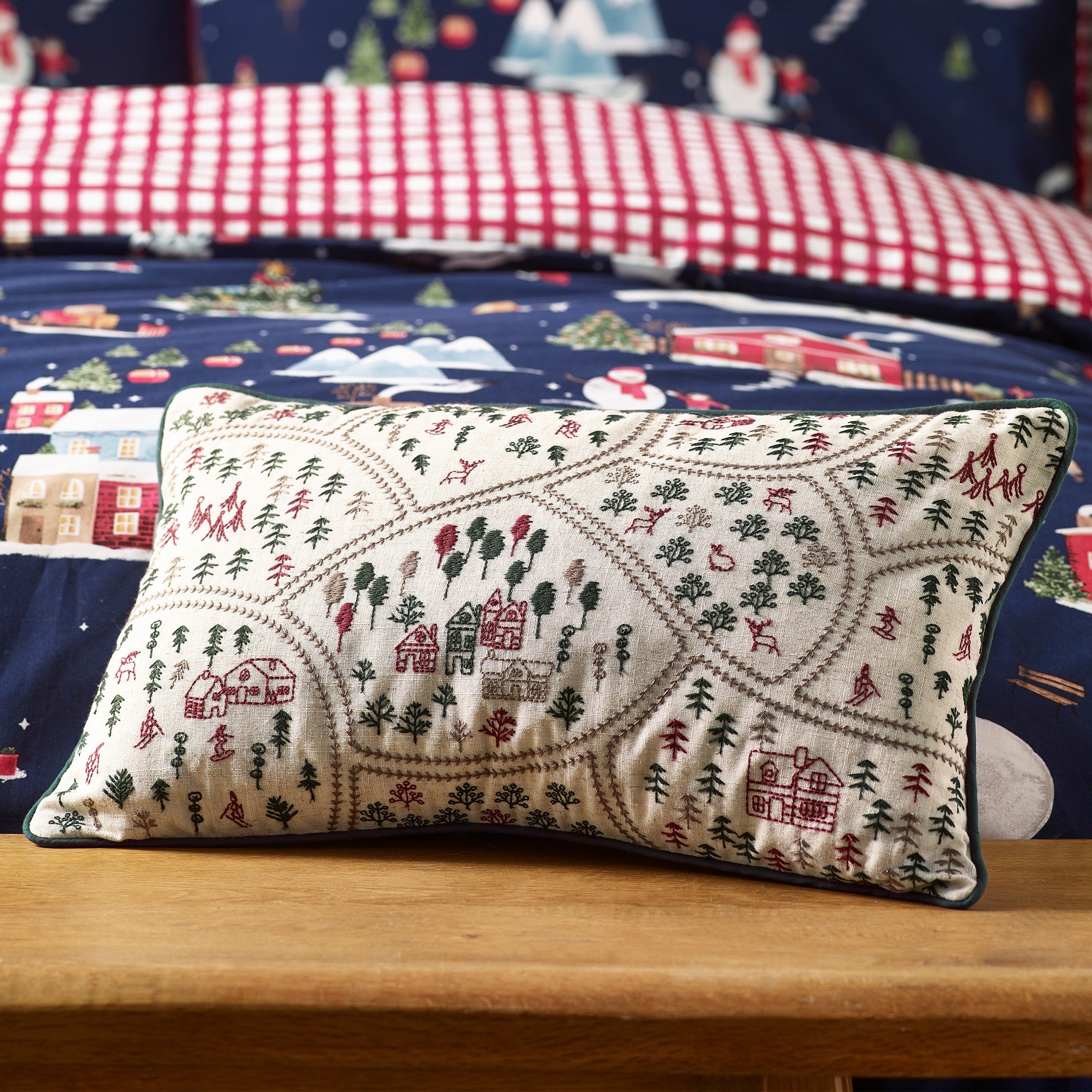Bring alpine charm home this season ❄️⛷️

Our Christmas Ski Village cushion captures the magic of a winter getaway with delicate line drawn details and festive elegance, perfect for cosy holiday styling.

#ChristmasDecor #FestiveHome #WinterStyle #Ho