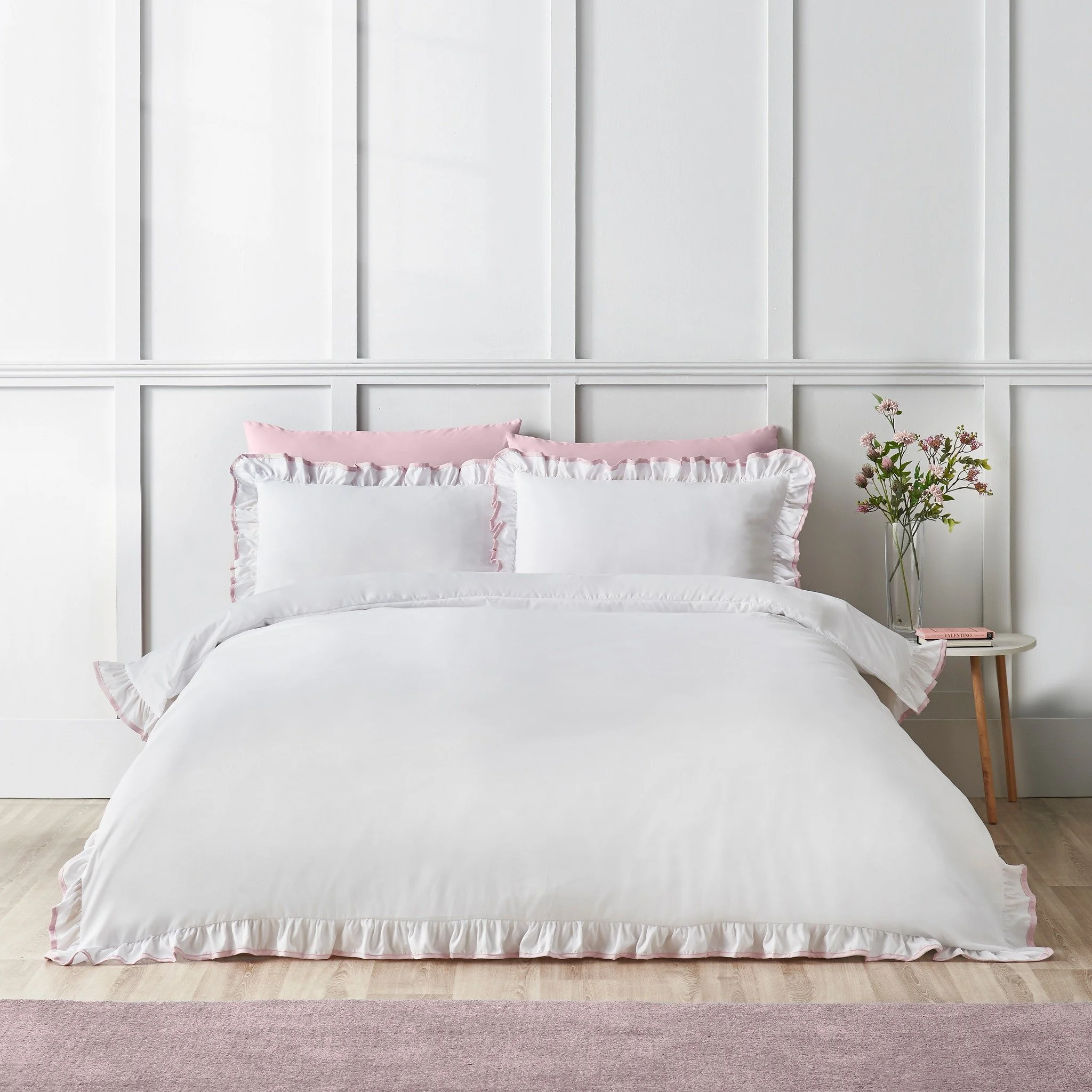 Elevate your bedroom with minimalist charm.
With soft frilled edges, a refined contrast trim and effortless easy care comfort for a beautifully modern finish.

#CatherineLansfield #BedroomStyle #MinimalistHome #BeddingInspo #EasyCareLiving #ModernEle