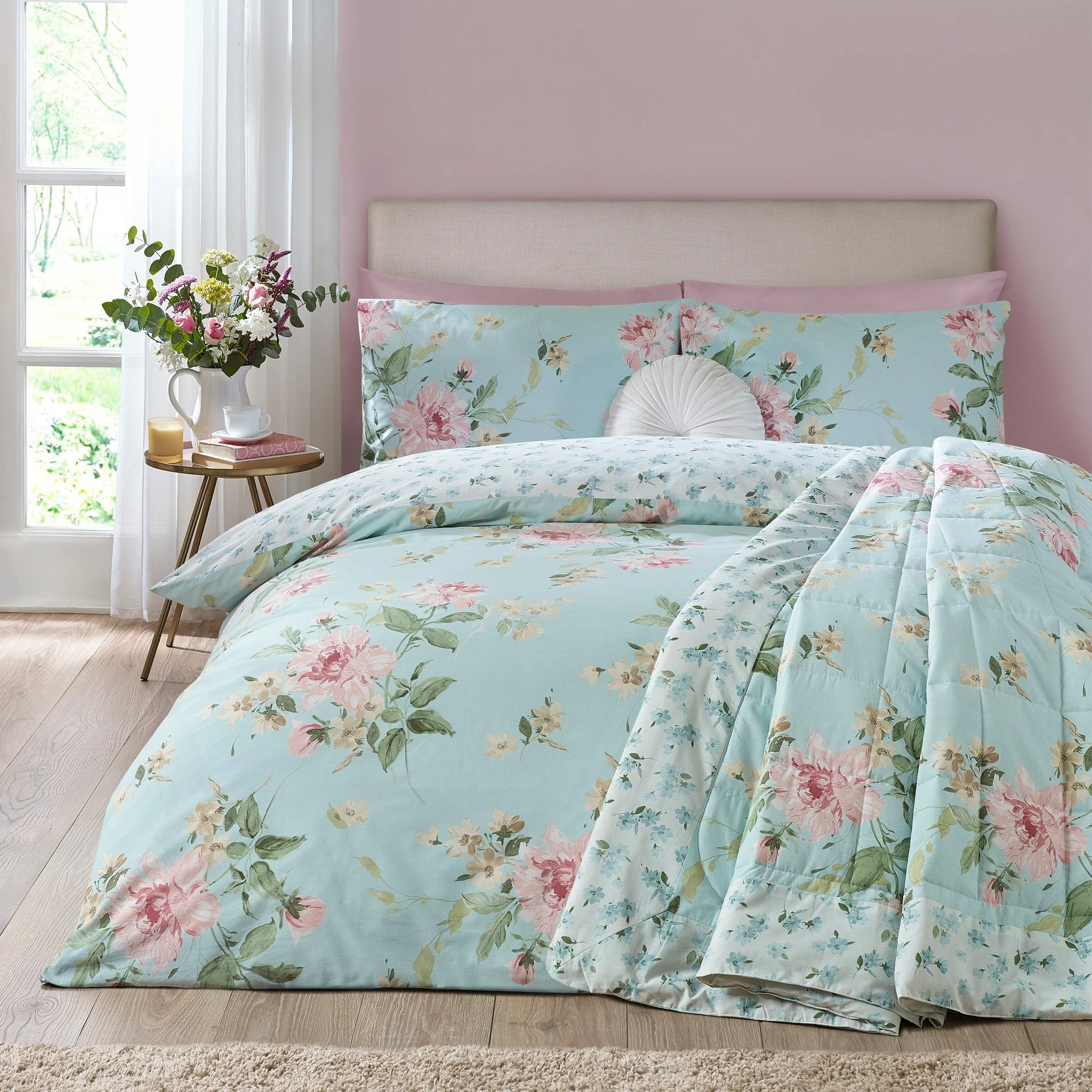 Full of vintage charm, this romantic floral bedlinen brings a soft, elegant feel, with a delicate ditsy reverse for an effortless style refresh. 🌸

#CatherineLansfield #CatherineLansfieldHome #VintageStyle #FloralBedding #BedroomInspo #ReversibleDes