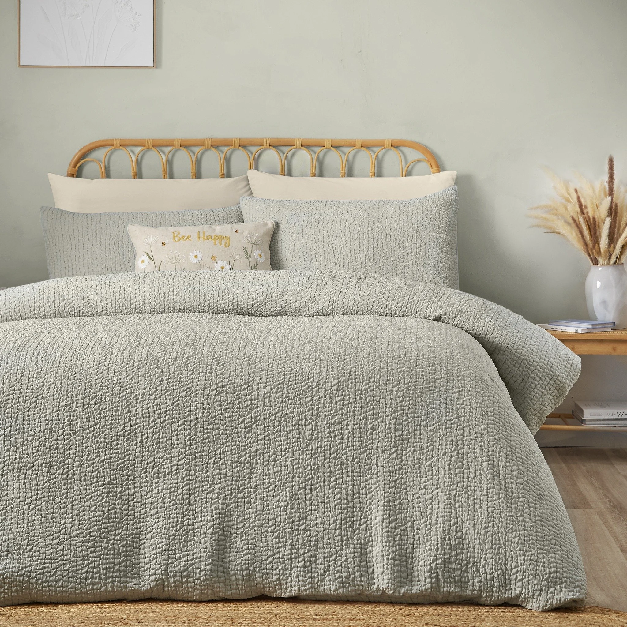 Introduce effortless elegance to your bedroom with this subtly textured bedlinen, featuring a crinkled finish for added depth, character and understated style. 

#CatherineLansfield #CatherineLansfieldHome #BedroomElegance #TexturedBedding #Understat
