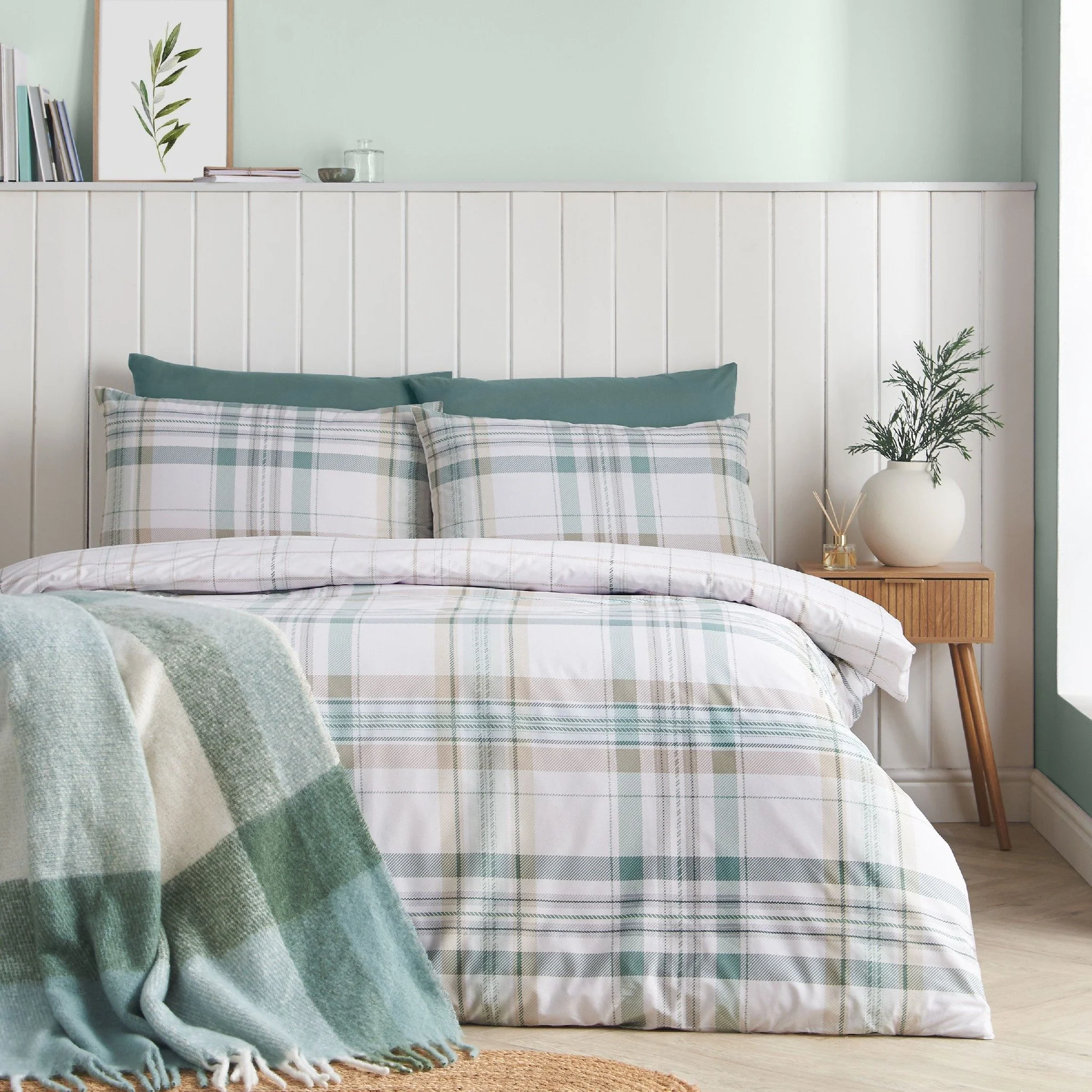 Bring a relaxed countryside feel to your bedroom with this classic check design, featuring soft natural tones and a reversible style for effortless updates.

#CatherineLansfield #CatherineLansfieldHome #CountryStyle #BedroomRefresh #CheckDesign #Reve