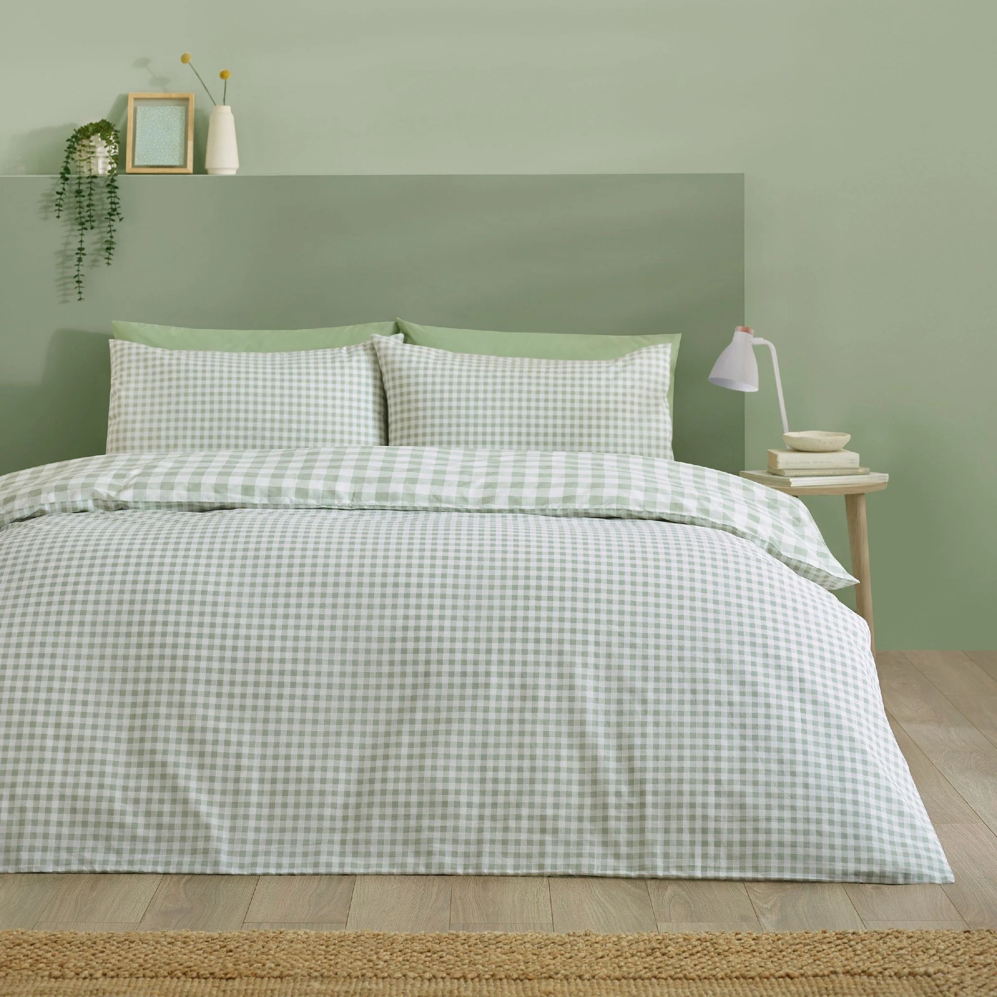 A timeless design for any season, this classic gingham check bedlinen brings a fresh, welcoming feel, complete with a fully reversible design for two effortless looks in one.

#CatherineLansfield #CatherineLansfieldHome #GinghamStyle #BedroomRefresh 