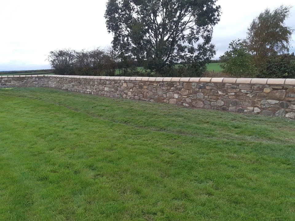 stone wall1.jpg