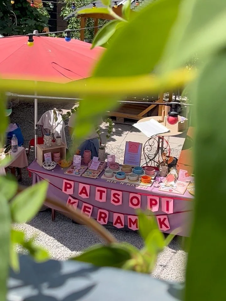 It&rsquo;s been such a lovely day at @designmarkt_gerolds_garten 
Thanks to everyone who stopped by, for all the kind words, and for all the new faces I got to meet 🥰 Still processing this whimsical event!

#patsopikeramik #madeinz&uuml;rich #colour