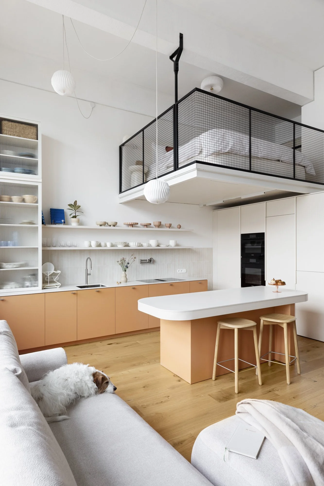 loft v bývalé továrně / TEĎ ateliér